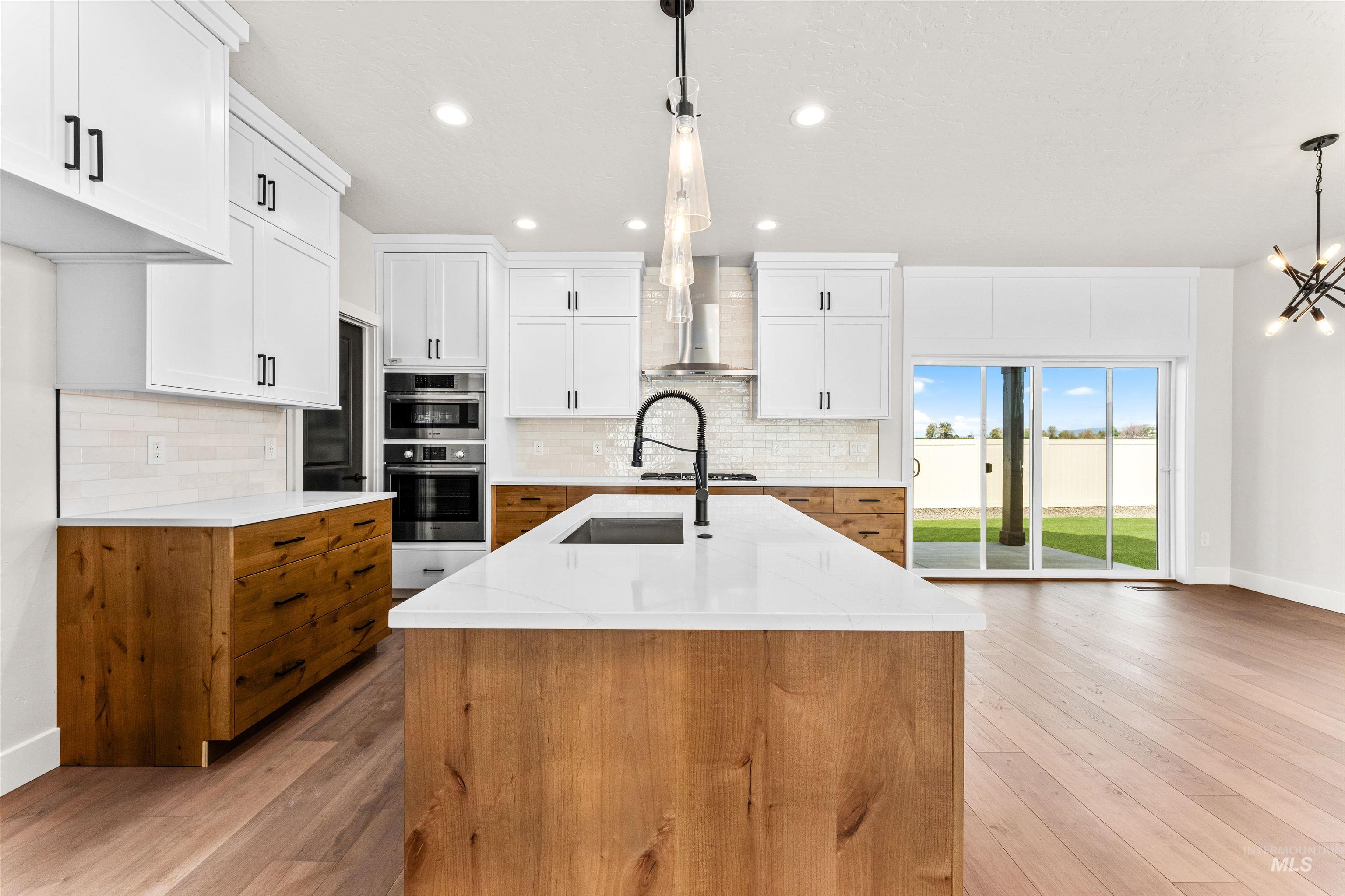 2709 W Gidran, Meridian, Idaho 83642, 3 Bedrooms, 2.5 Bathrooms, Residential For Sale, Price $599,900,MLS 98983270