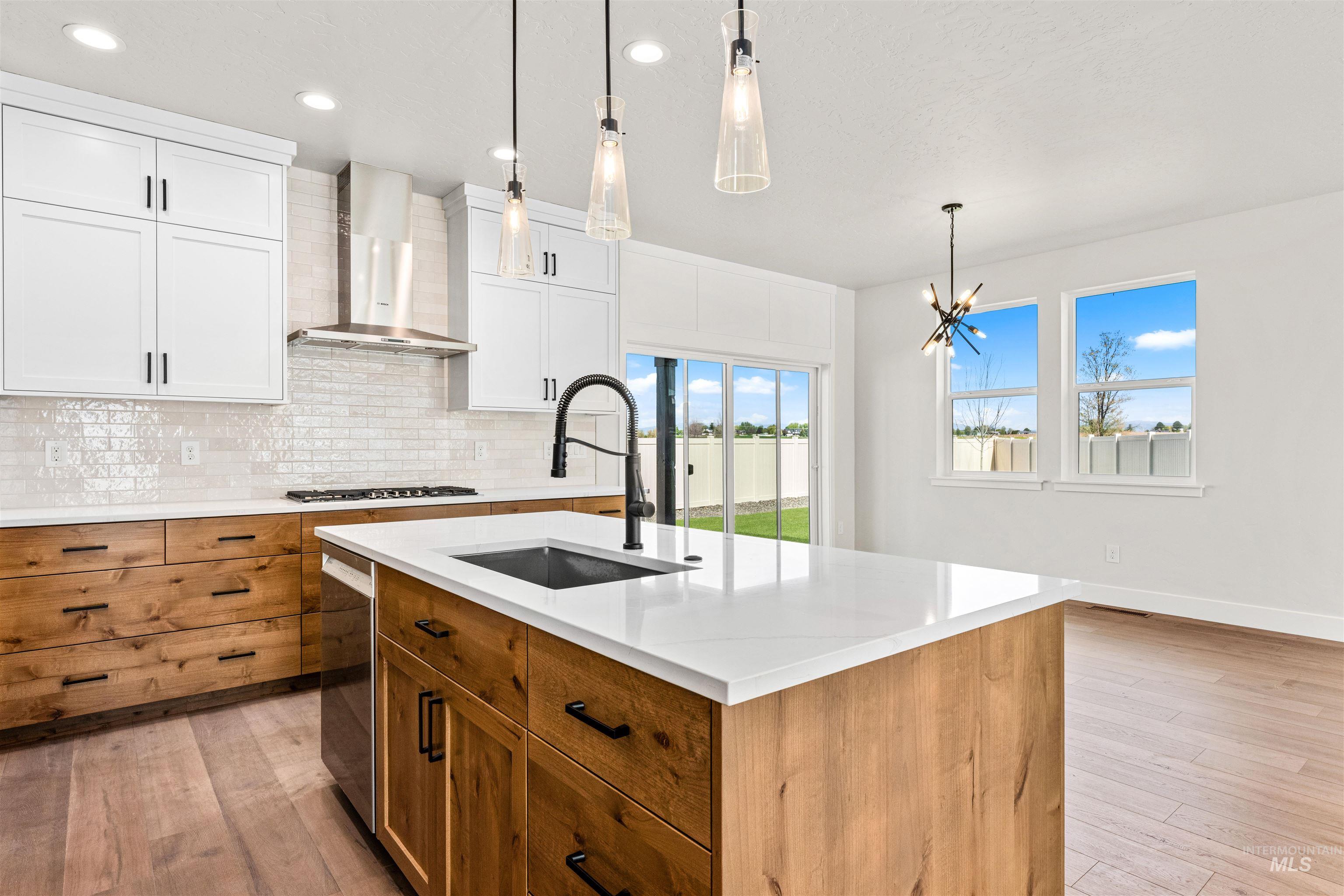 2709 W Gidran, Meridian, Idaho 83642, 3 Bedrooms, 2.5 Bathrooms, Residential For Sale, Price $599,900,MLS 98983270