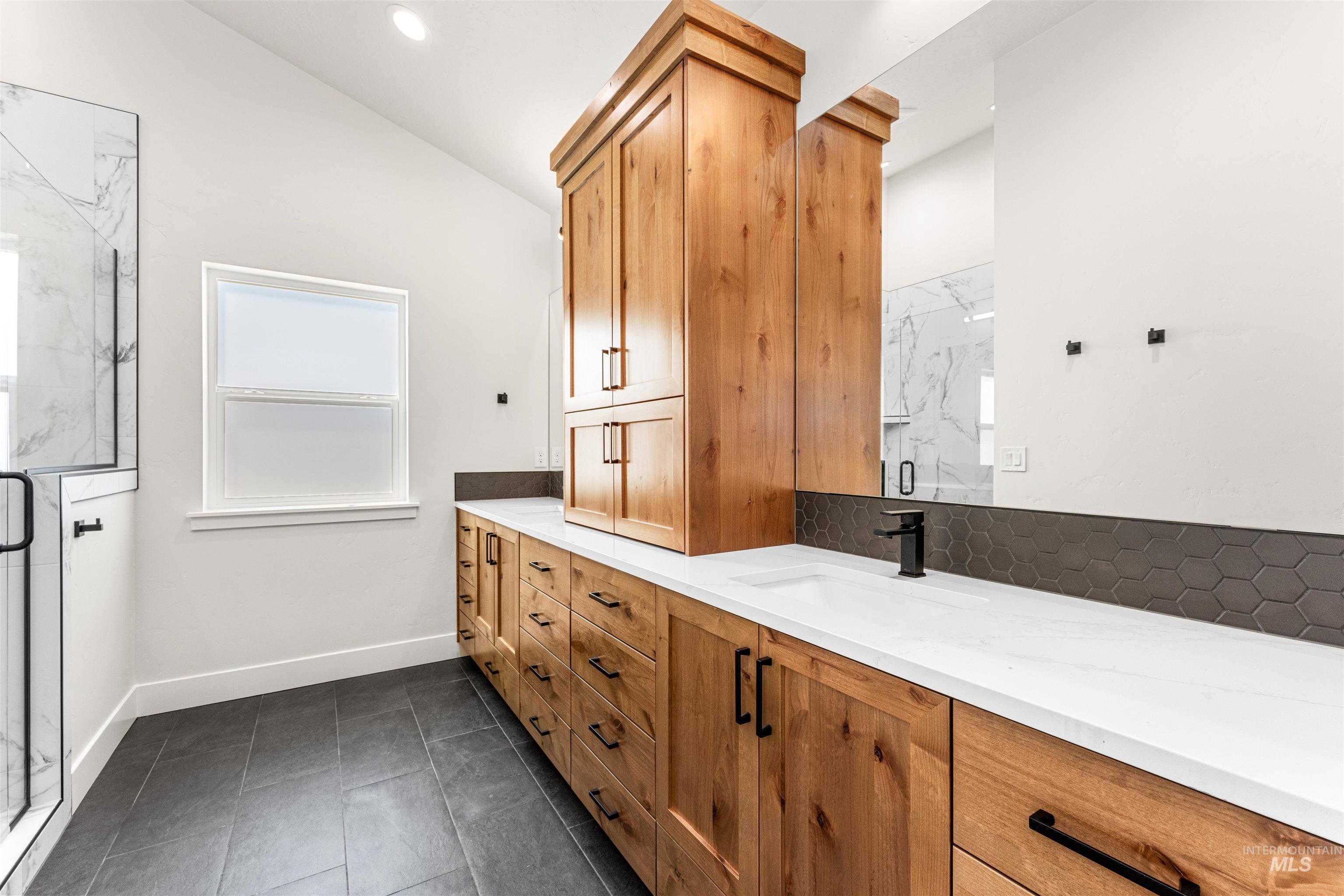2709 W Gidran, Meridian, Idaho 83642, 3 Bedrooms, 2.5 Bathrooms, Residential For Sale, Price $599,900,MLS 98983270