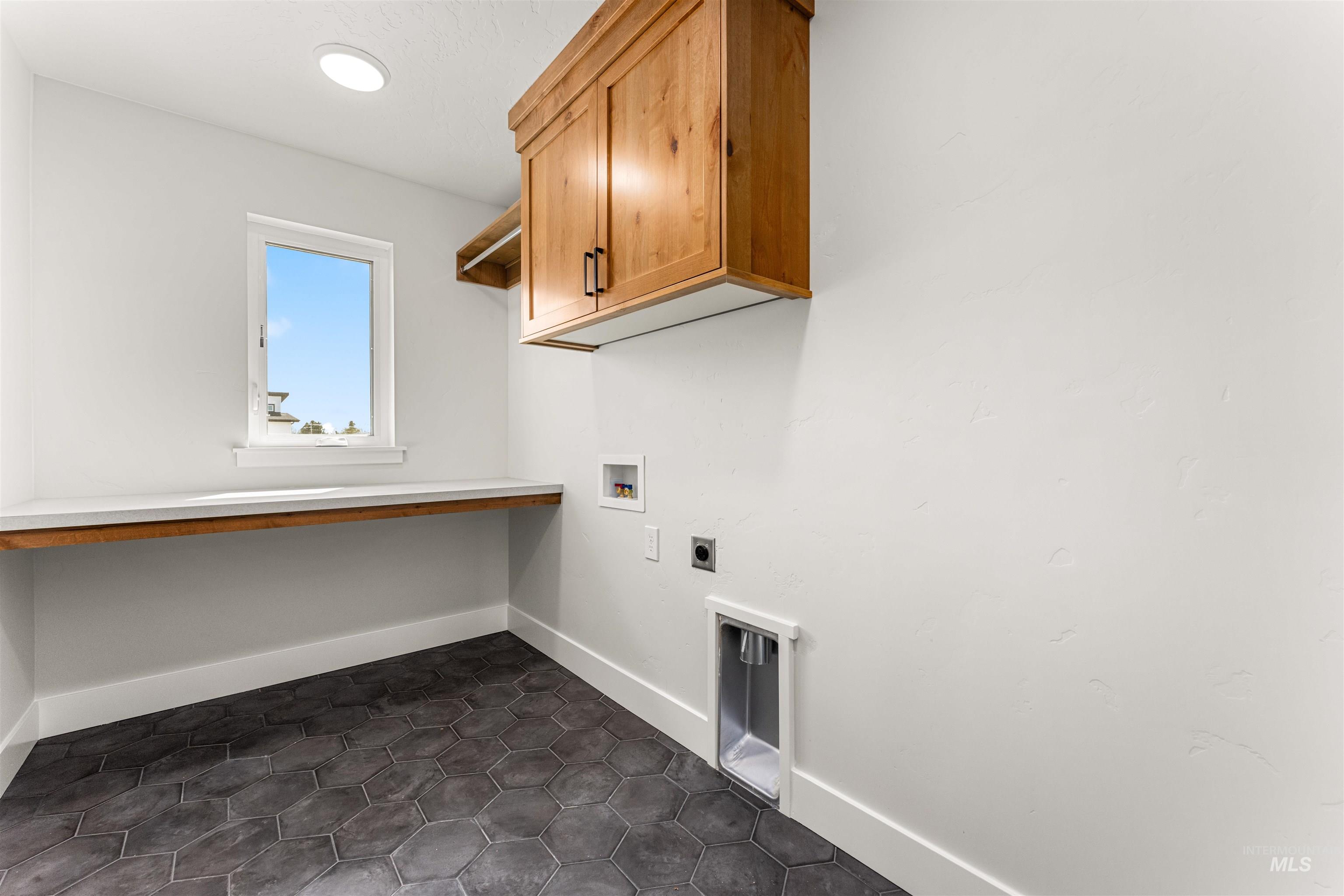 2709 W Gidran, Meridian, Idaho 83642, 3 Bedrooms, 2.5 Bathrooms, Residential For Sale, Price $599,900,MLS 98983270