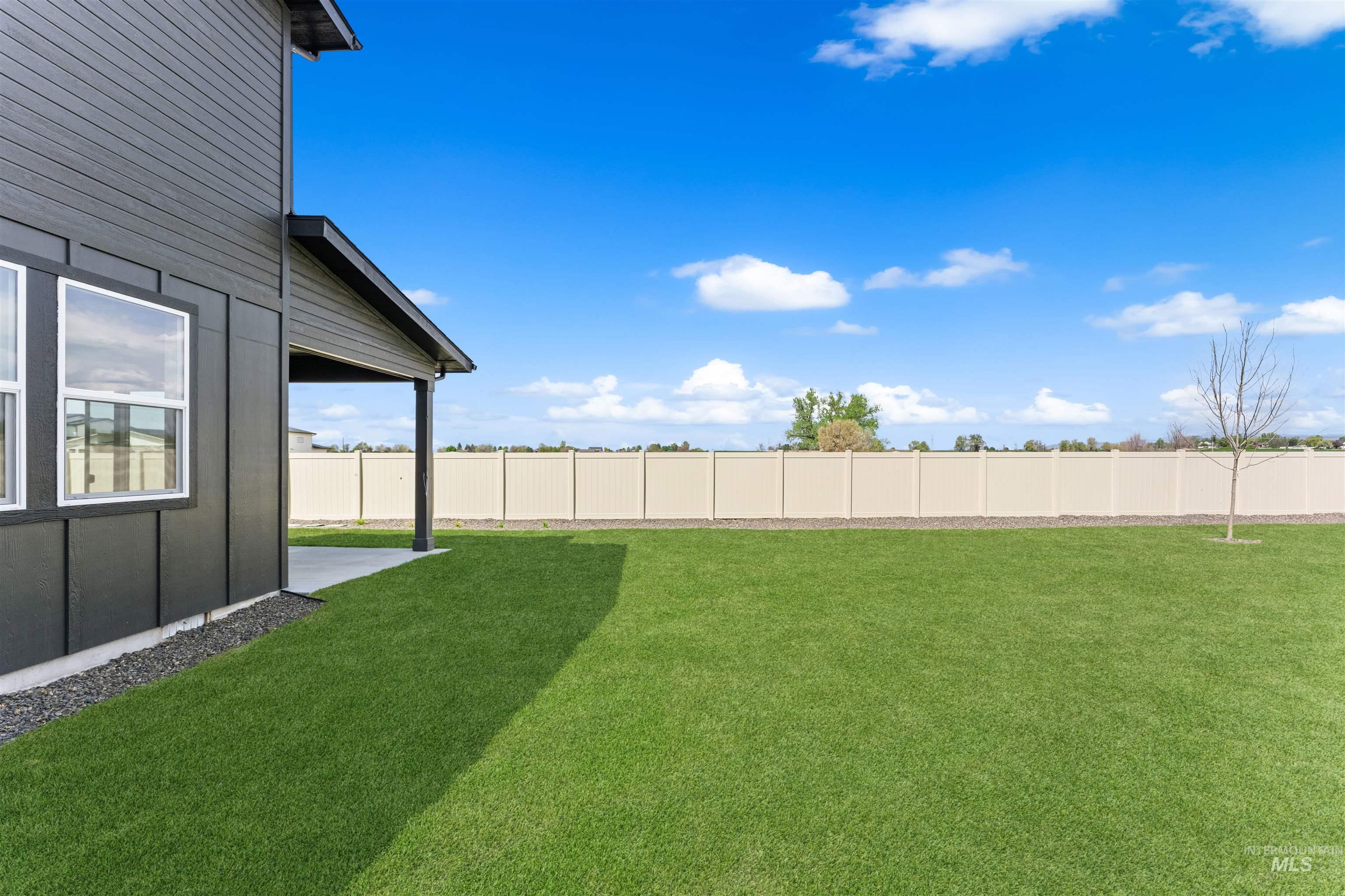 2709 W Gidran, Meridian, Idaho 83642, 3 Bedrooms, 2.5 Bathrooms, Residential For Sale, Price $599,900,MLS 98983270