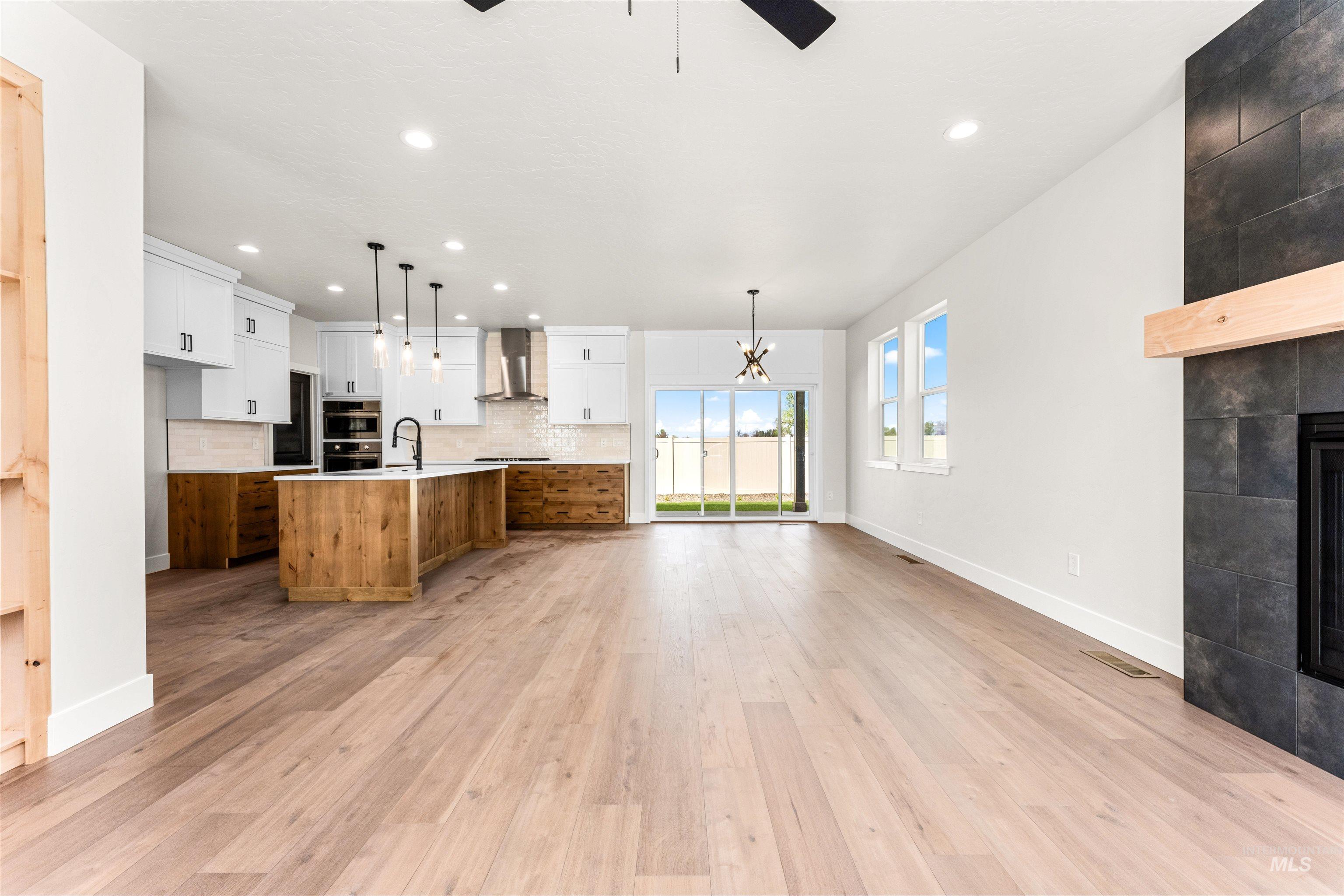 2709 W Gidran, Meridian, Idaho 83642, 3 Bedrooms, 2.5 Bathrooms, Residential For Sale, Price $599,900,MLS 98983270