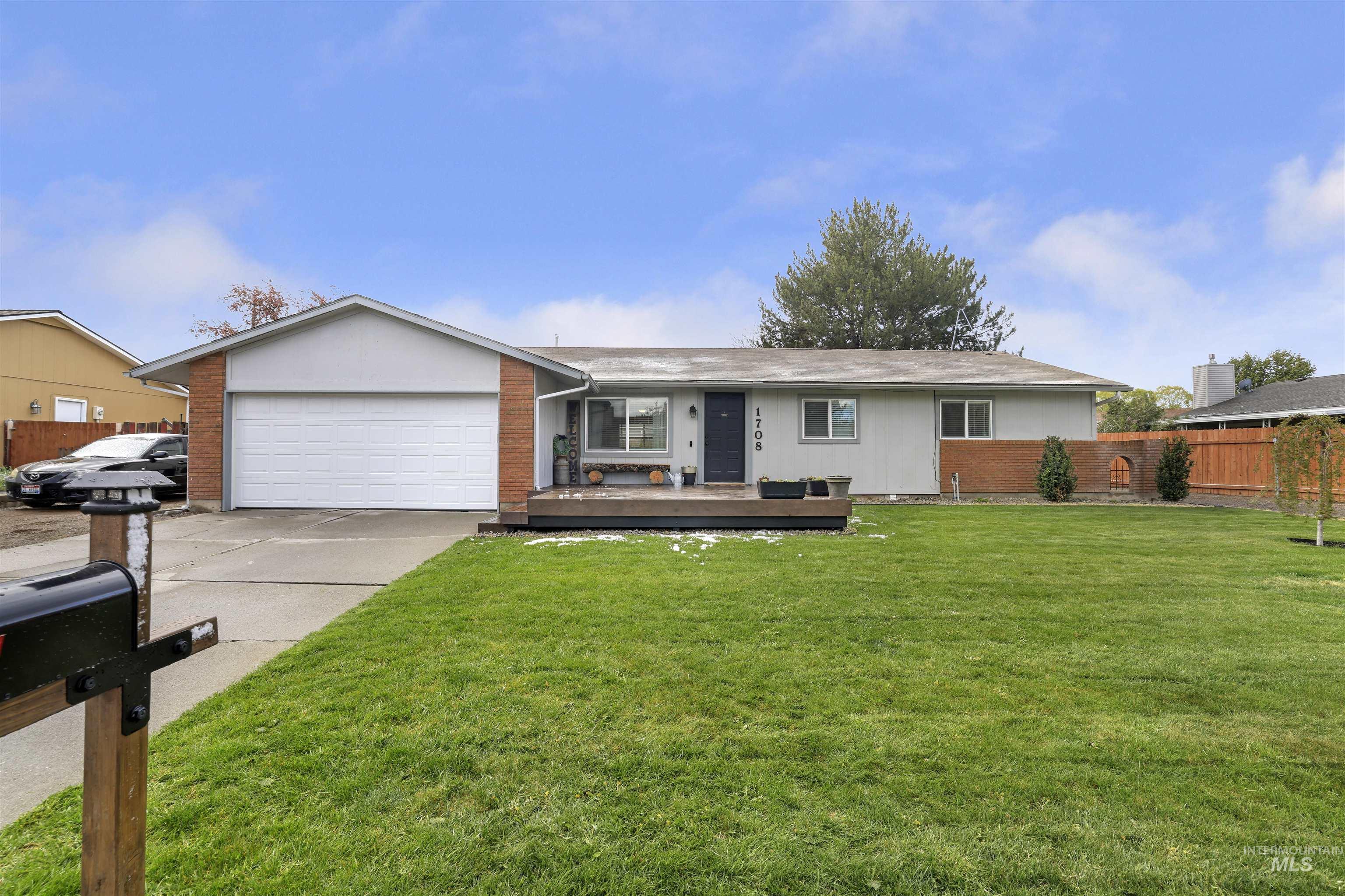 1708 Bitterroot, Twin Falls, Idaho 83301, 3 Bedrooms, 2 Bathrooms, Residential For Sale, Price $360,000,MLS 98983271