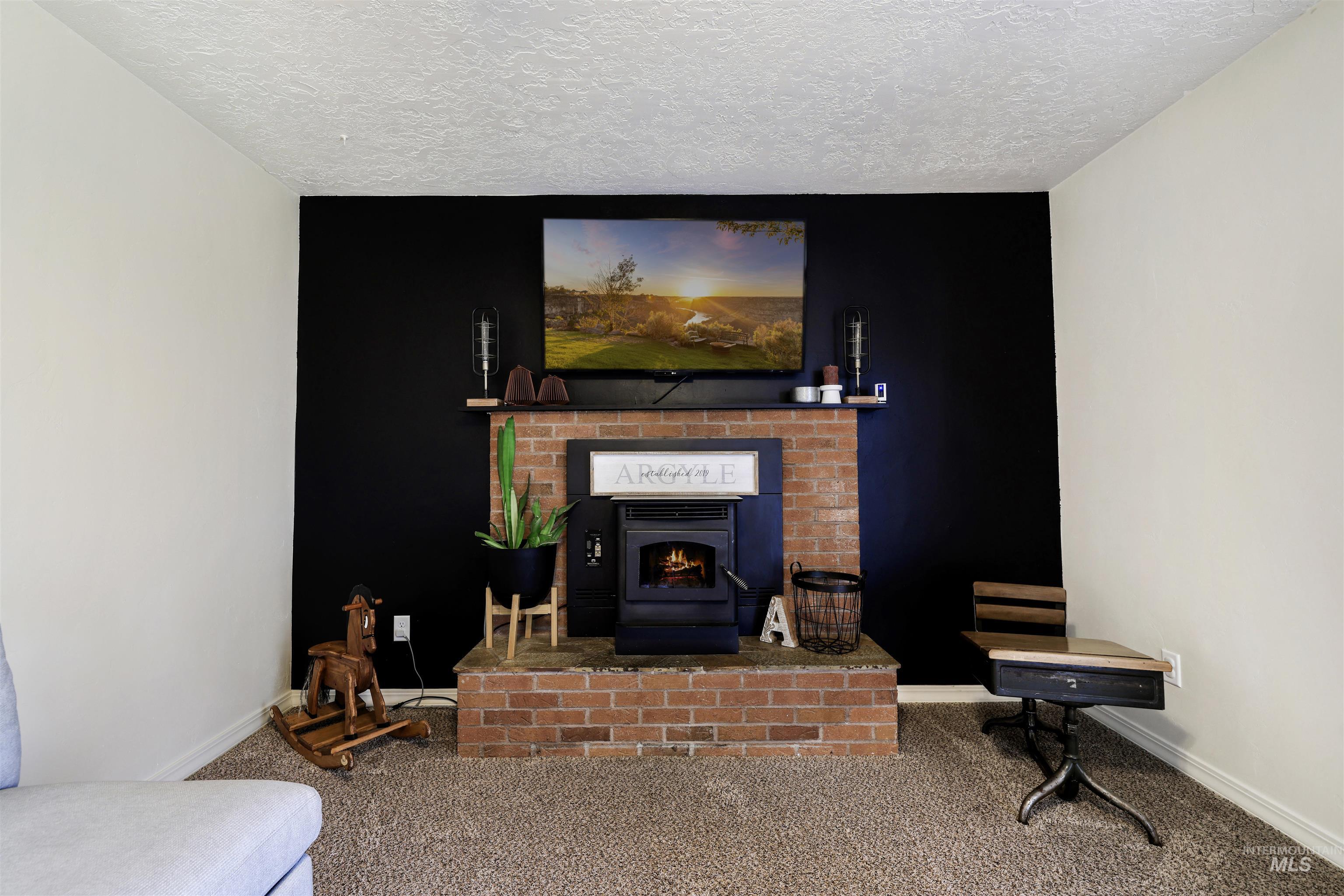 1708 Bitterroot, Twin Falls, Idaho 83301, 3 Bedrooms, 2 Bathrooms, Residential For Sale, Price $360,000,MLS 98983271