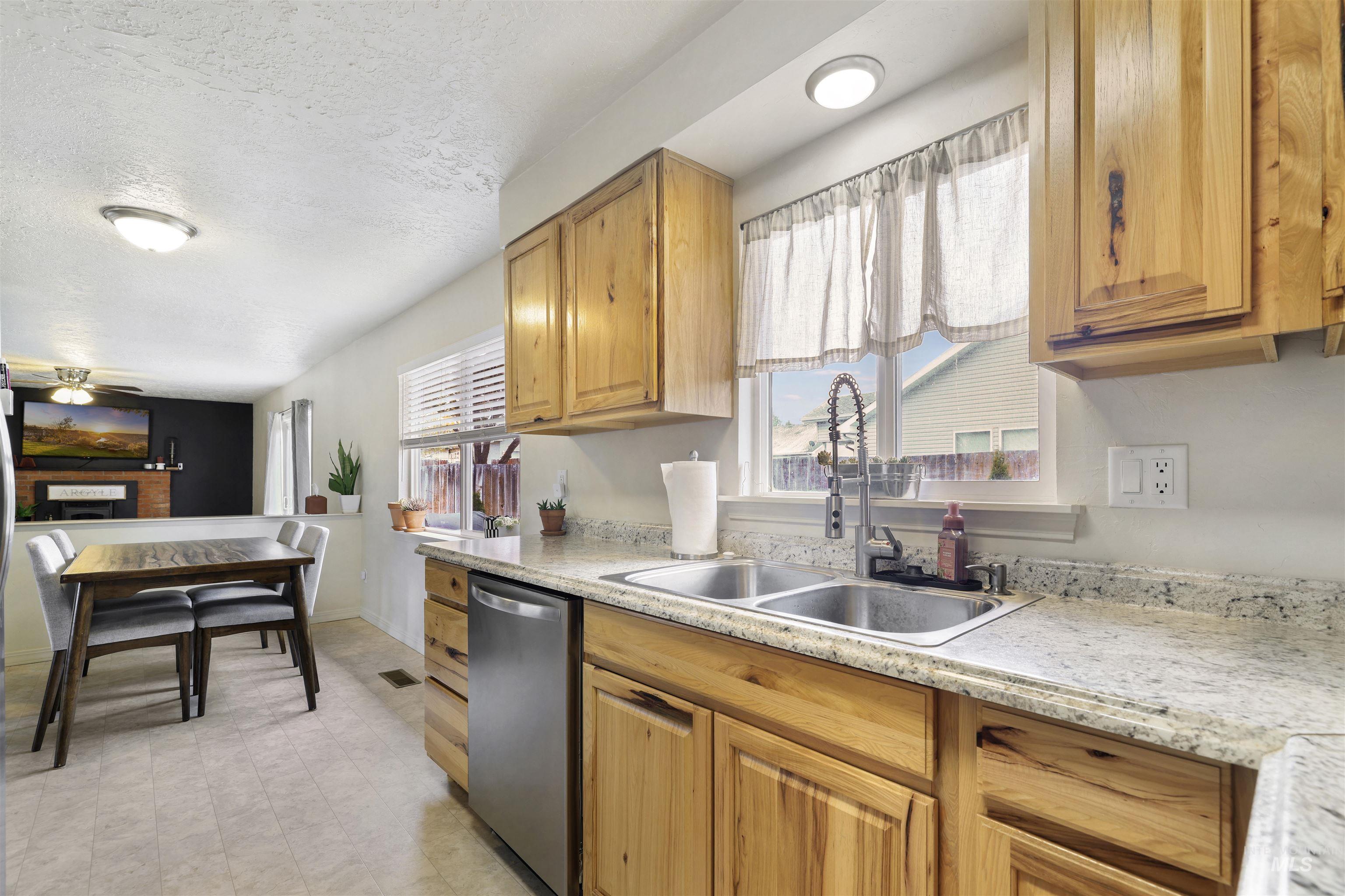 1708 Bitterroot, Twin Falls, Idaho 83301, 3 Bedrooms, 2 Bathrooms, Residential For Sale, Price $360,000,MLS 98983271