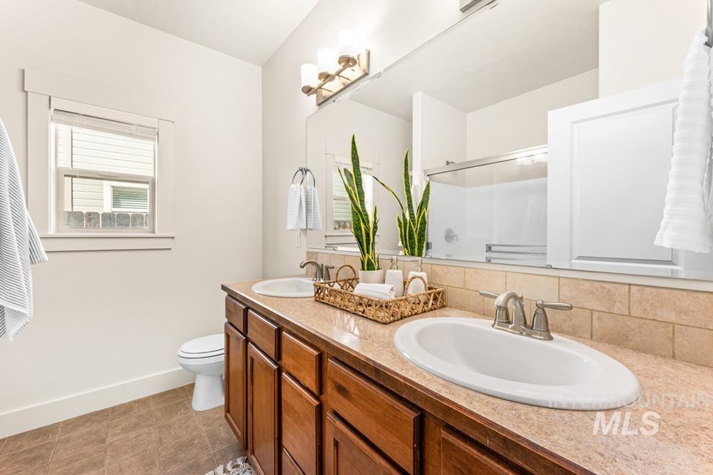 8988 W Ben St, Boise, Idaho 83714, 3 Bedrooms, 2.5 Bathrooms, Residential For Sale, Price $649,900,MLS 98983272