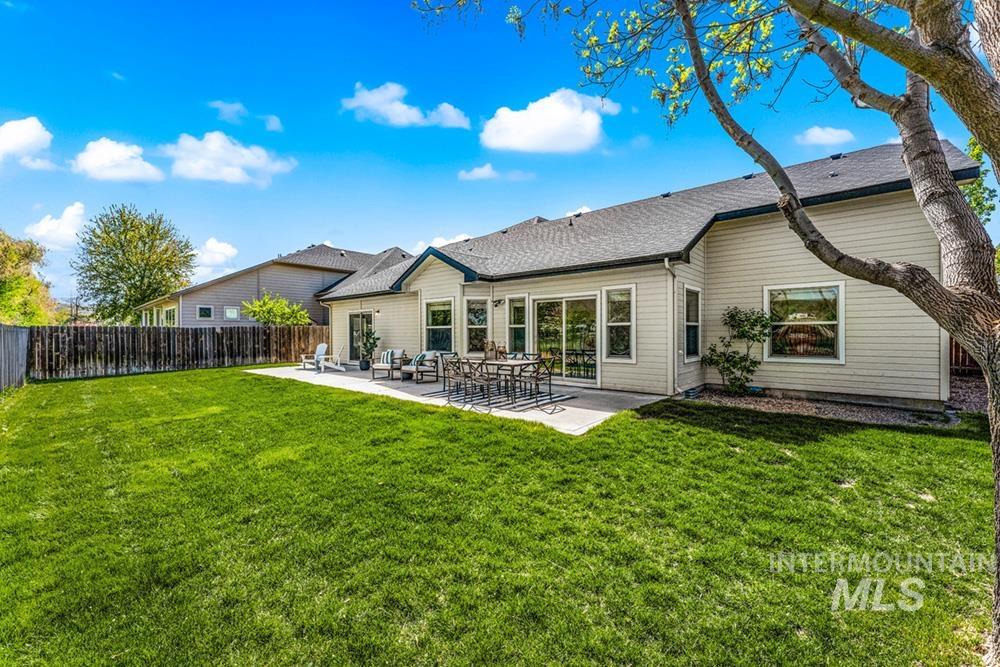 8988 W Ben St, Boise, Idaho 83714, 3 Bedrooms, 2.5 Bathrooms, Residential For Sale, Price $649,900,MLS 98983272