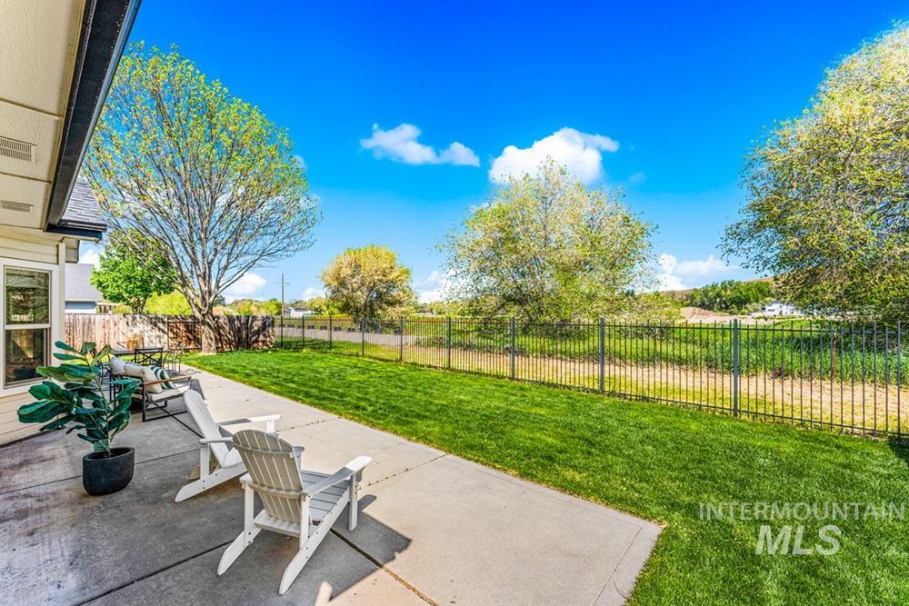 8988 W Ben St, Boise, Idaho 83714, 3 Bedrooms, 2.5 Bathrooms, Residential For Sale, Price $649,900,MLS 98983272