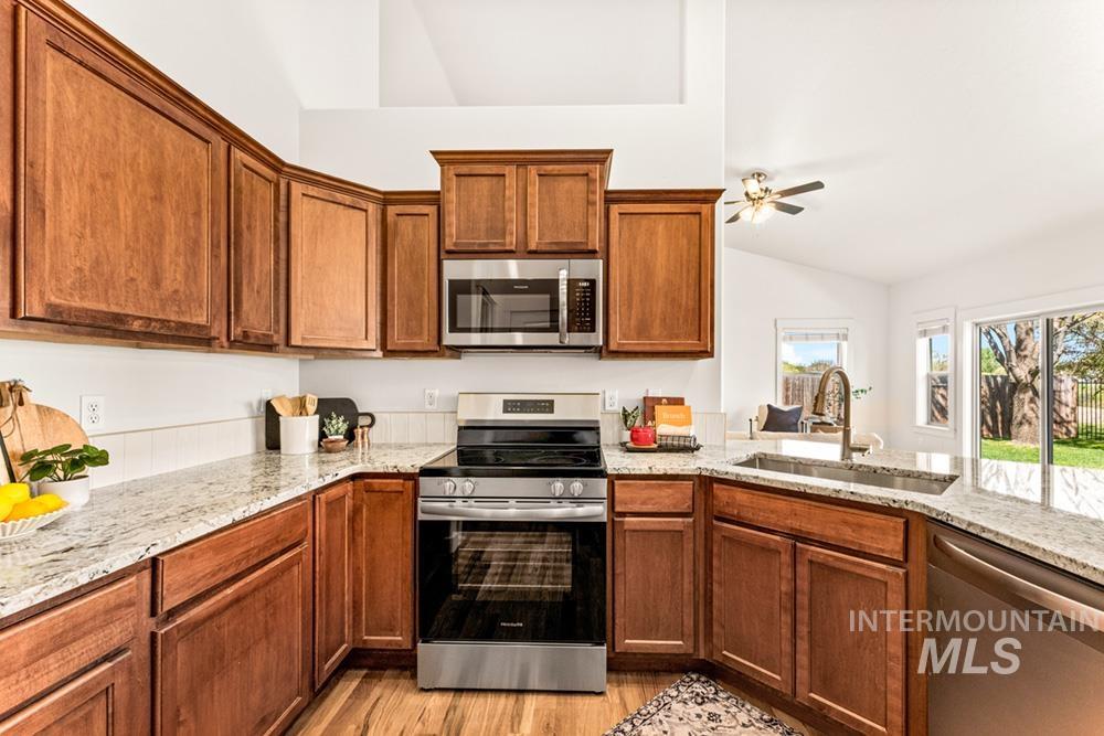 8988 W Ben St, Boise, Idaho 83714, 3 Bedrooms, 2.5 Bathrooms, Residential For Sale, Price $649,900,MLS 98983272