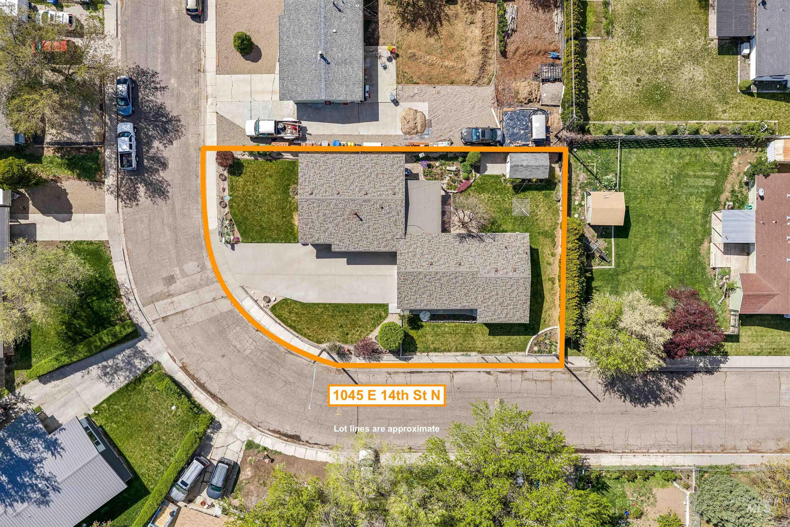 1045 E 14th N, Mountain Home, Idaho 83647, 5 Bedrooms, 2 Bathrooms, Residential For Sale, Price $420,000,MLS 98983274