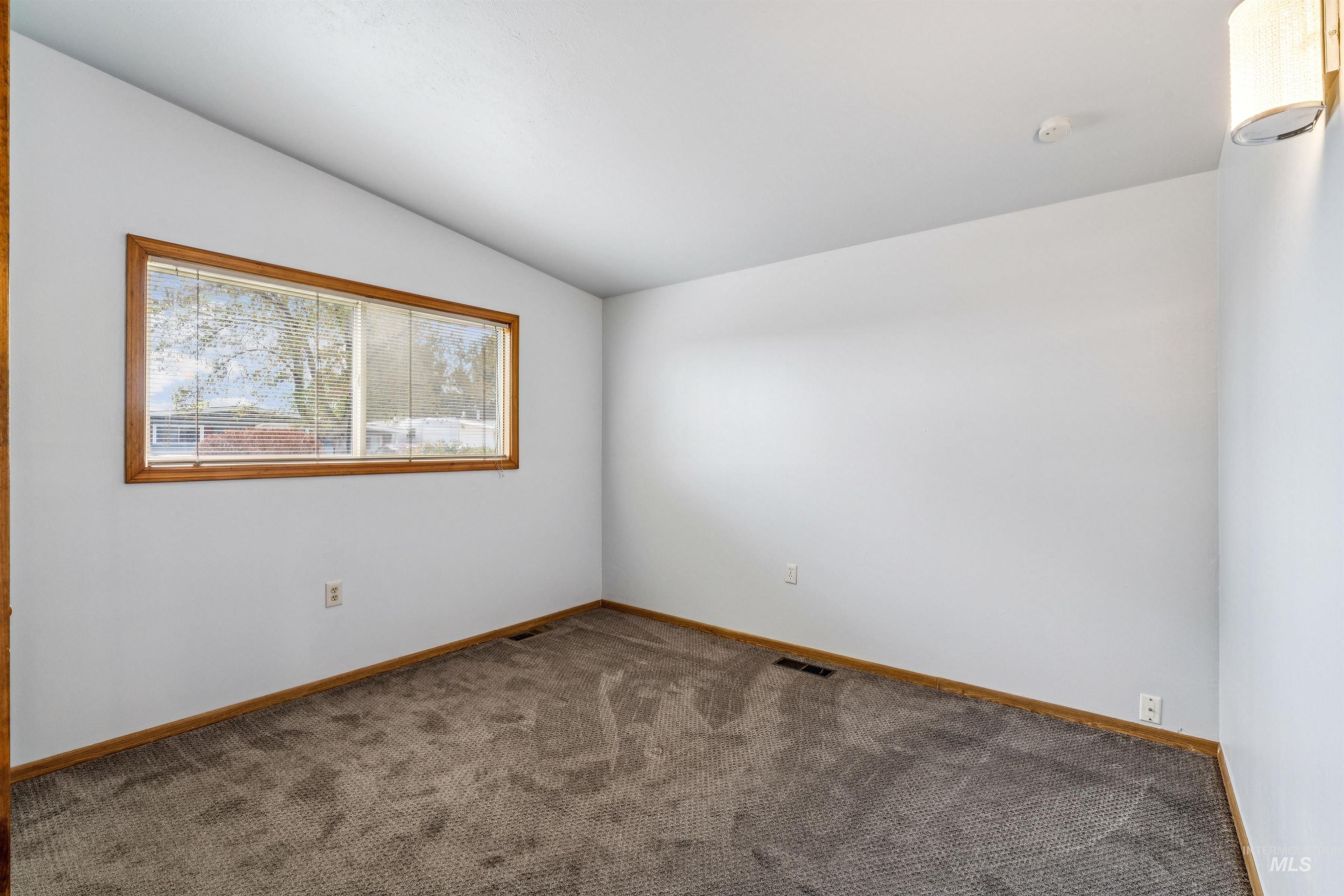 1045 E 14th N, Mountain Home, Idaho 83647, 5 Bedrooms, 2 Bathrooms, Residential For Sale, Price $420,000,MLS 98983274