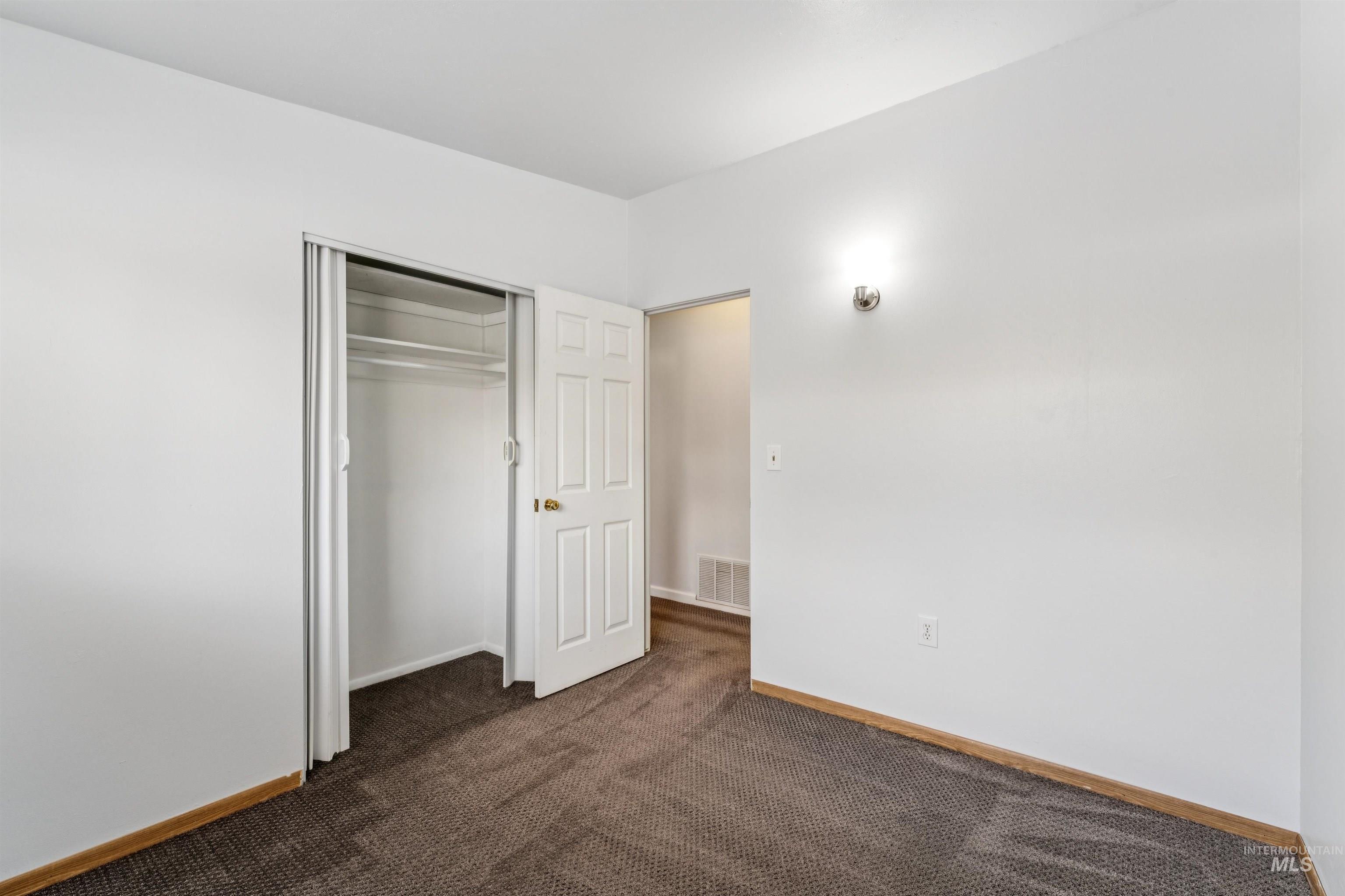 1045 E 14th N, Mountain Home, Idaho 83647, 5 Bedrooms, 2 Bathrooms, Residential For Sale, Price $420,000,MLS 98983274