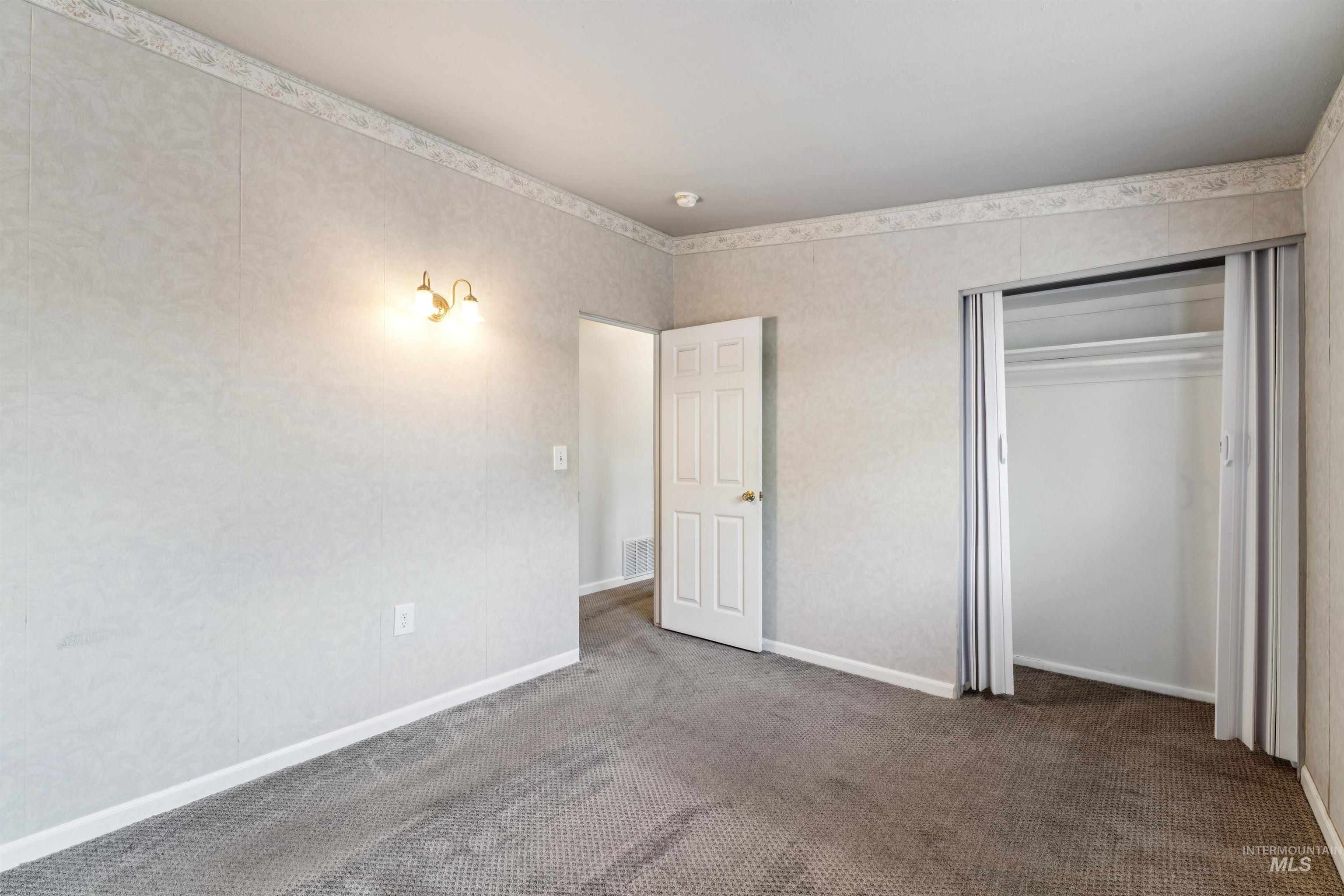 1045 E 14th N, Mountain Home, Idaho 83647, 5 Bedrooms, 2 Bathrooms, Residential For Sale, Price $420,000,MLS 98983274