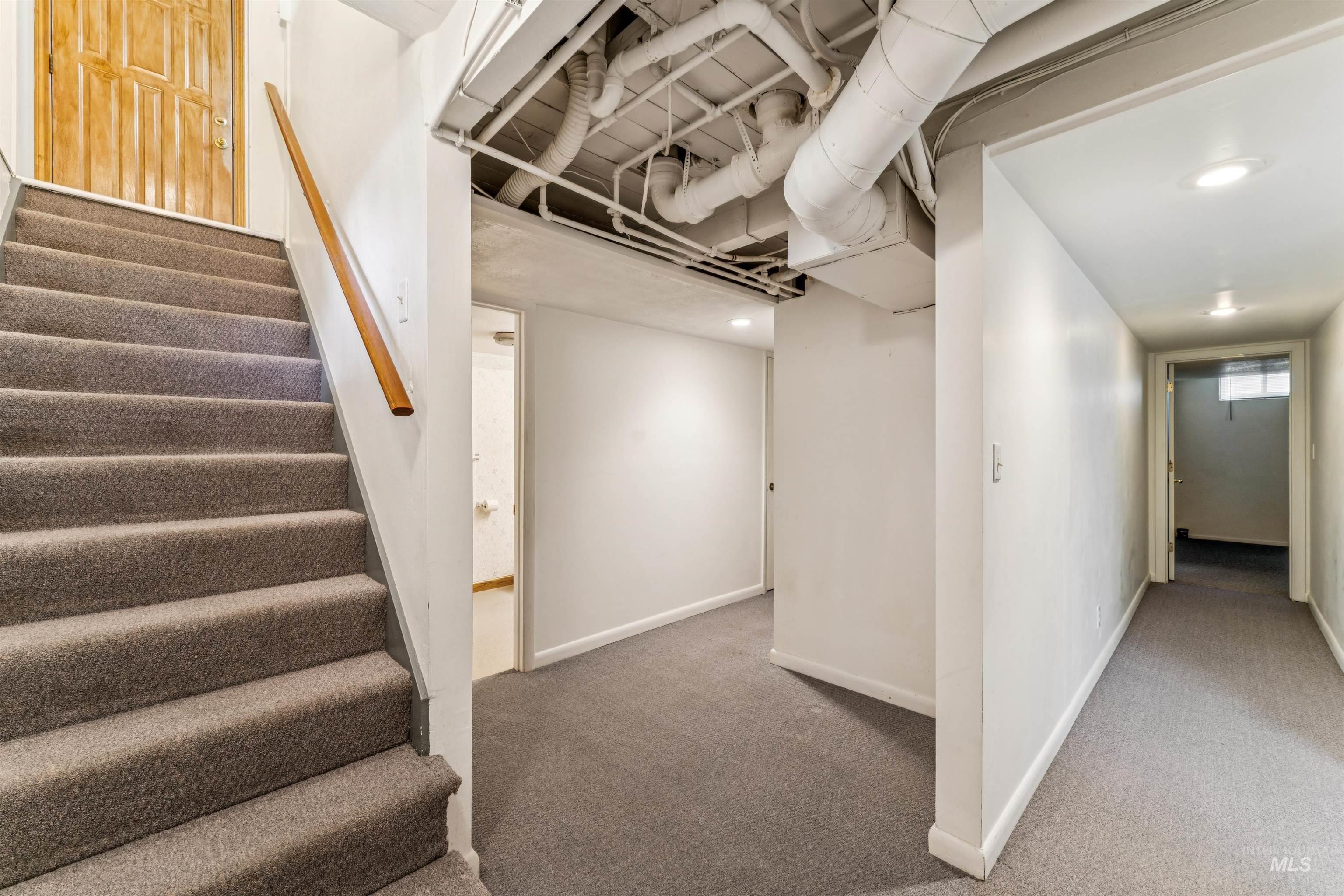 1045 E 14th N, Mountain Home, Idaho 83647, 5 Bedrooms, 2 Bathrooms, Residential For Sale, Price $420,000,MLS 98983274