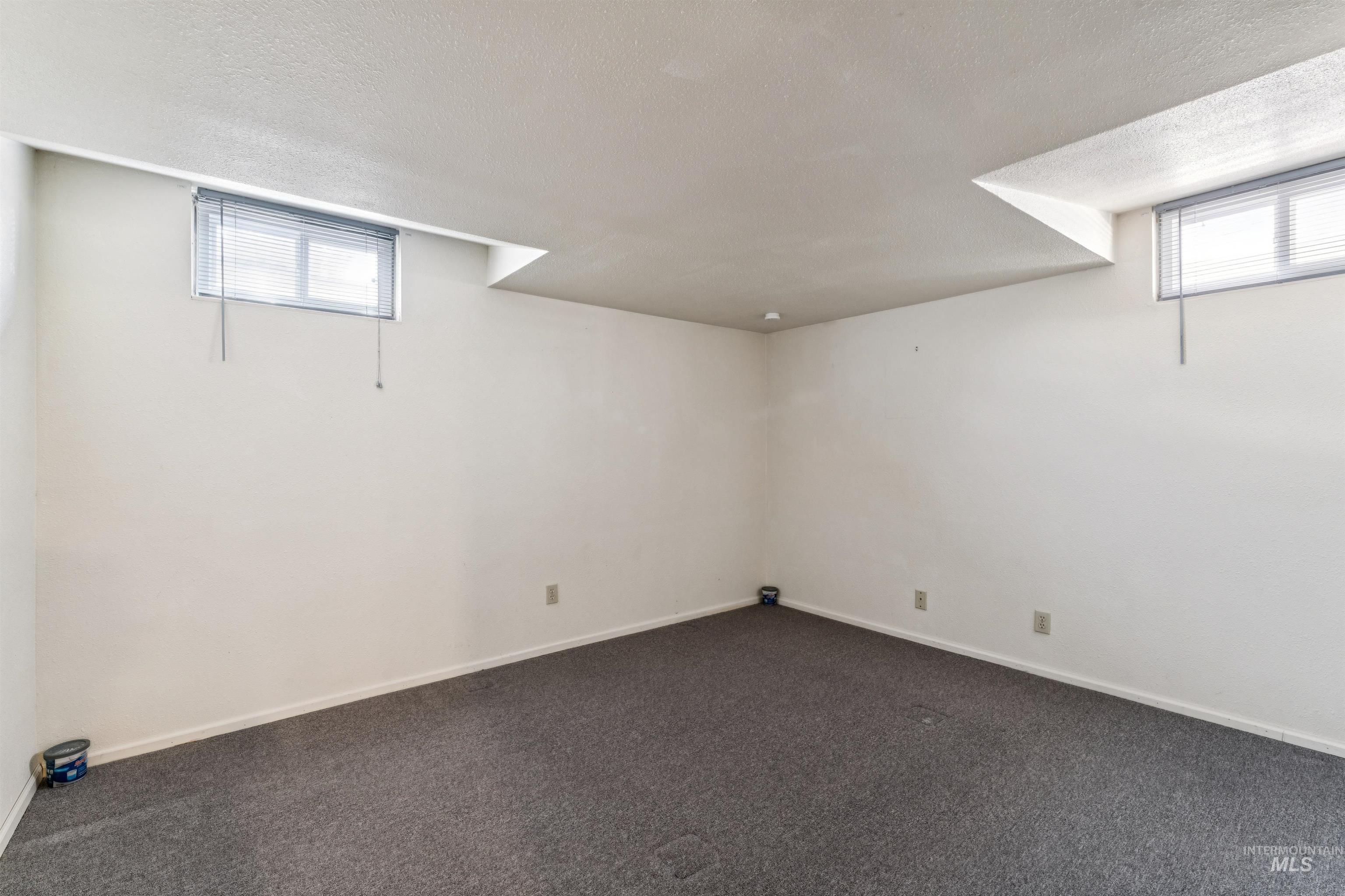 1045 E 14th N, Mountain Home, Idaho 83647, 5 Bedrooms, 2 Bathrooms, Residential For Sale, Price $420,000,MLS 98983274