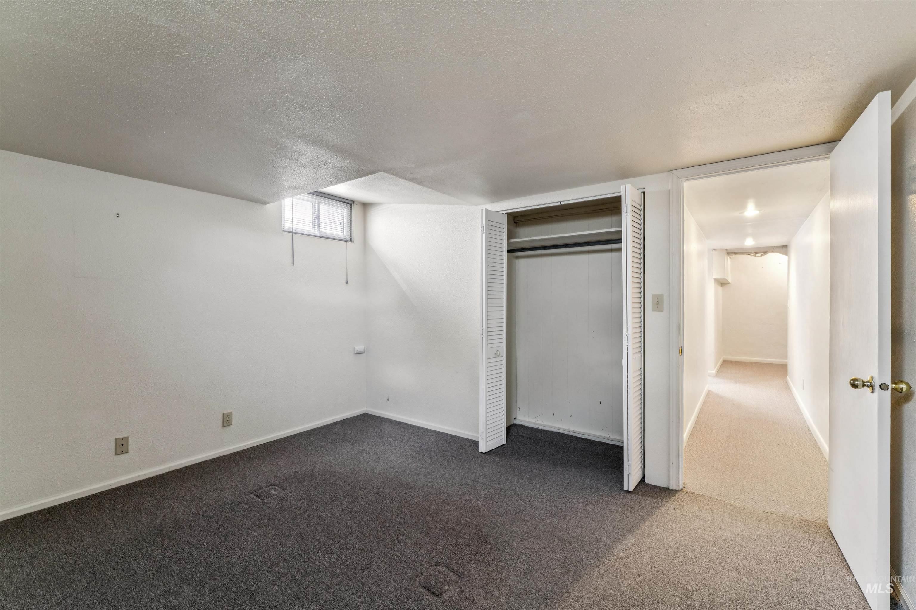 1045 E 14th N, Mountain Home, Idaho 83647, 5 Bedrooms, 2 Bathrooms, Residential For Sale, Price $420,000,MLS 98983274