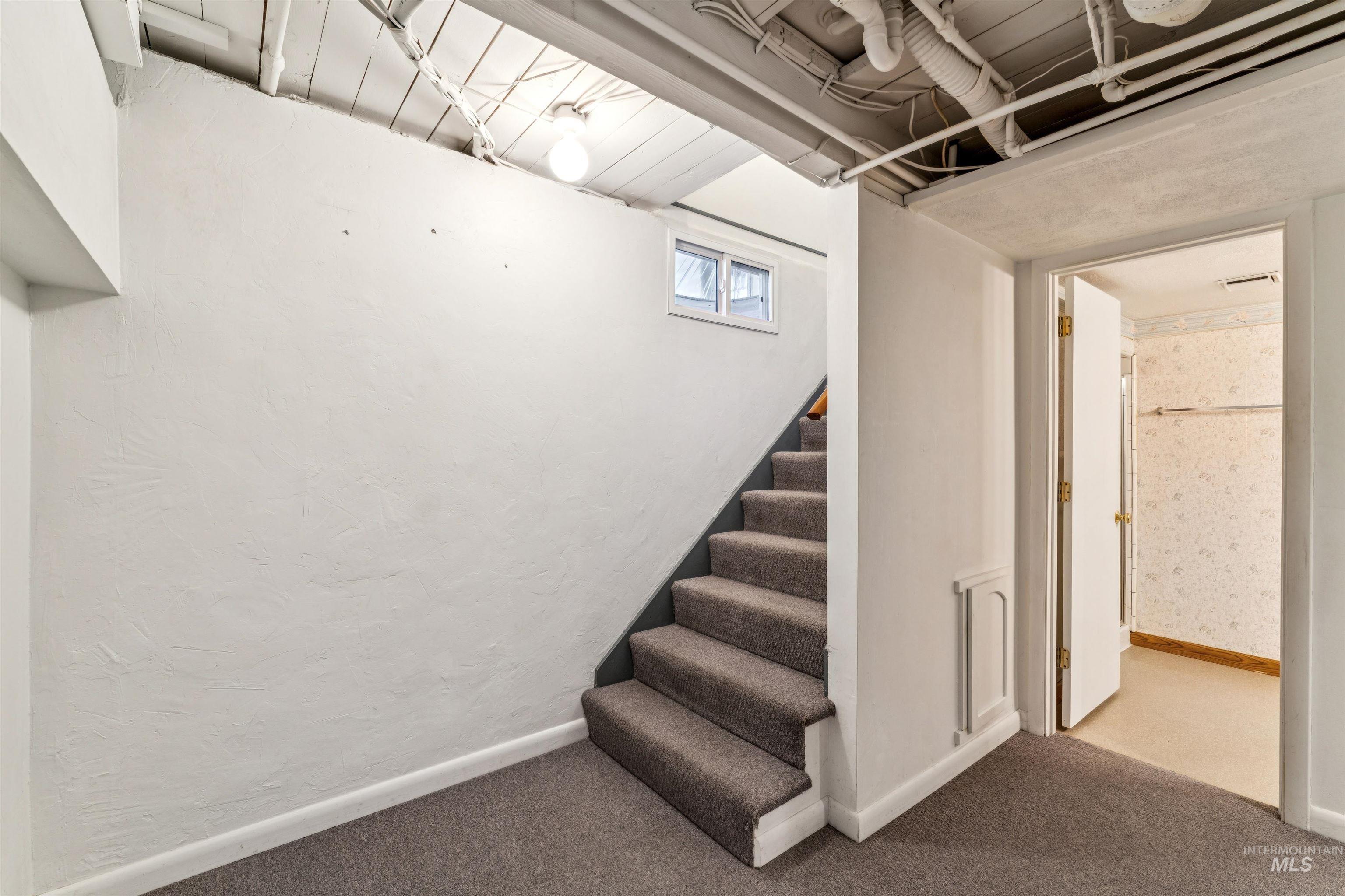 1045 E 14th N, Mountain Home, Idaho 83647, 5 Bedrooms, 2 Bathrooms, Residential For Sale, Price $420,000,MLS 98983274