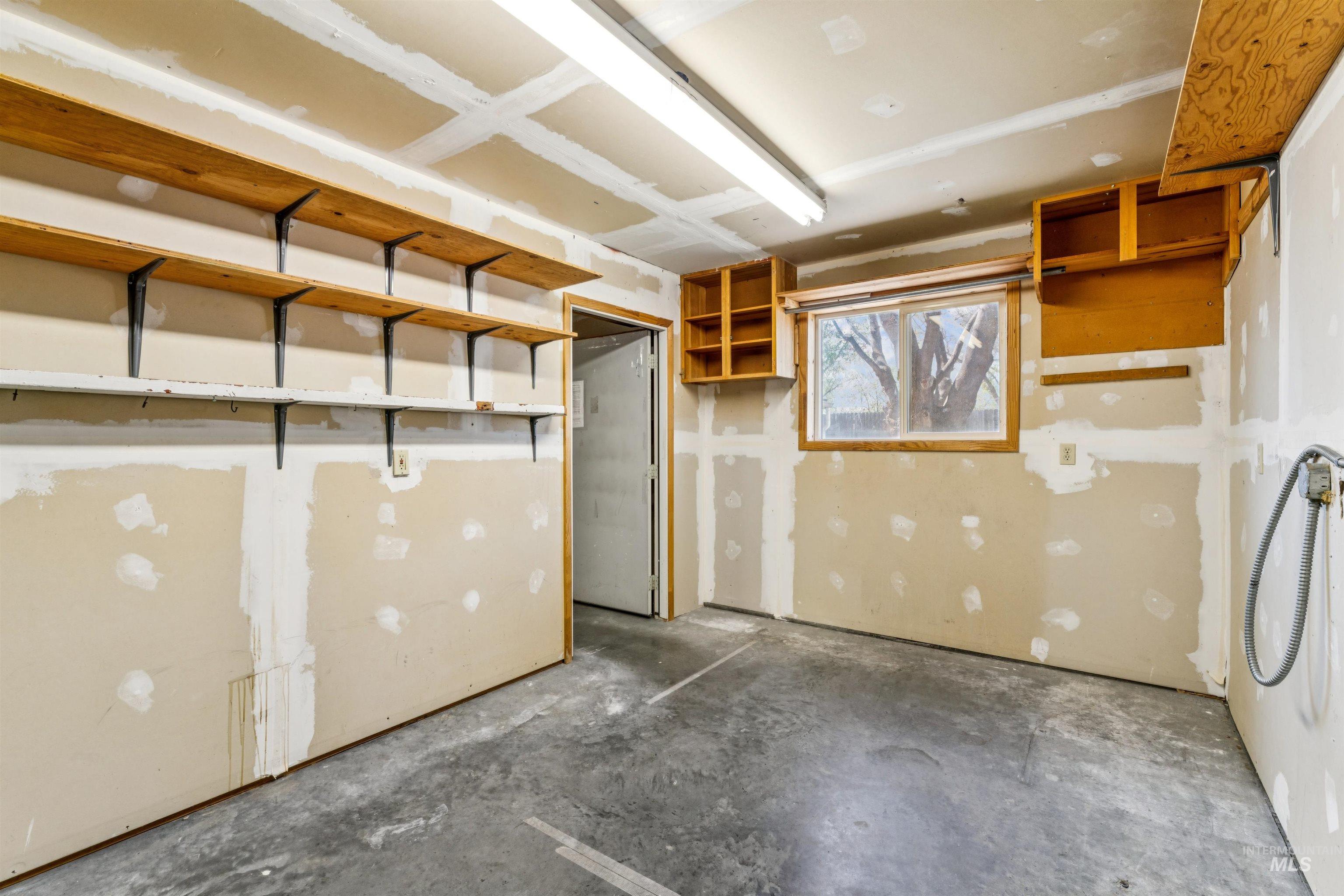 1045 E 14th N, Mountain Home, Idaho 83647, 5 Bedrooms, 2 Bathrooms, Residential For Sale, Price $420,000,MLS 98983274