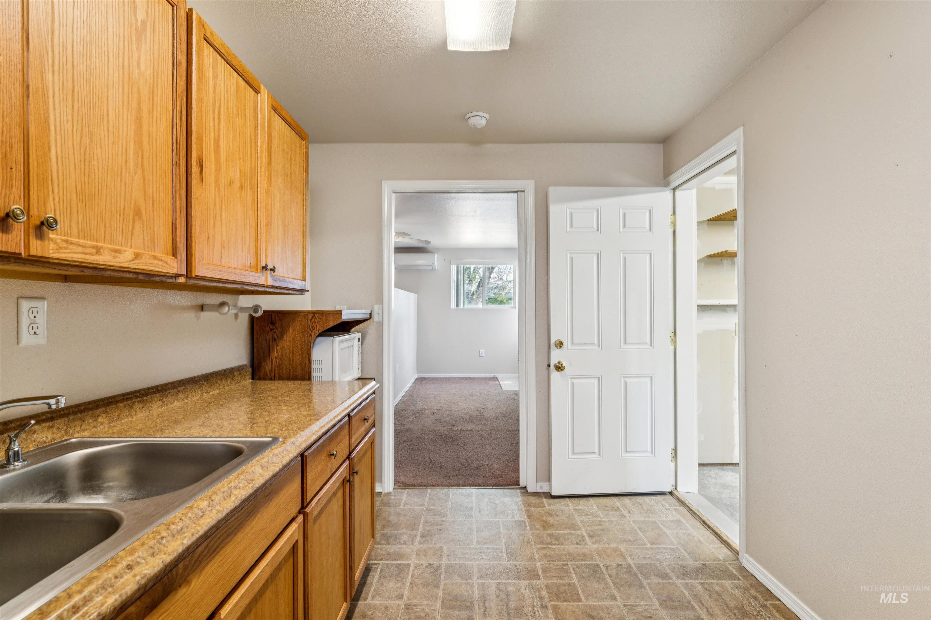 1045 E 14th N, Mountain Home, Idaho 83647, 5 Bedrooms, 2 Bathrooms, Residential For Sale, Price $420,000,MLS 98983274