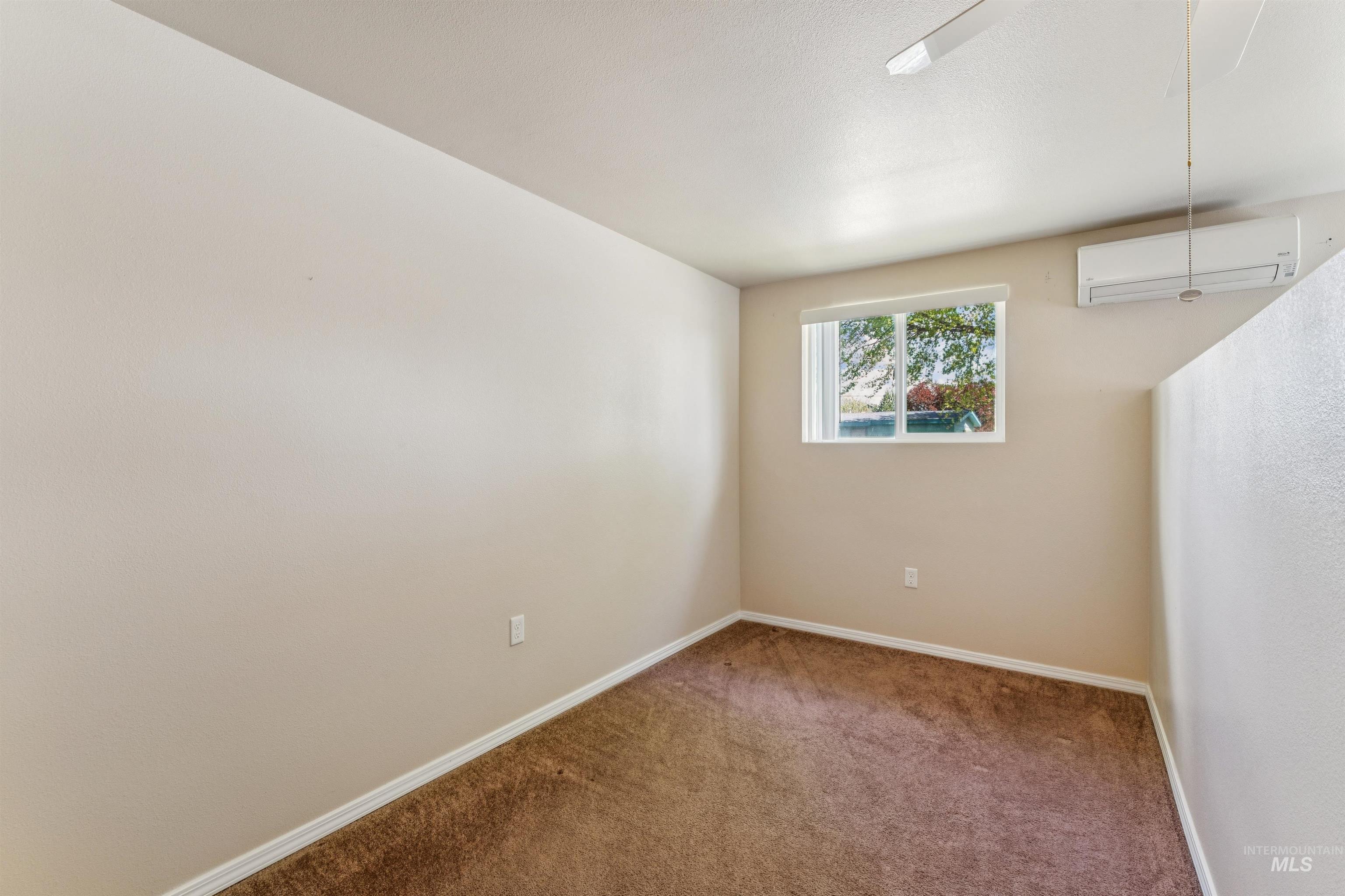 1045 E 14th N, Mountain Home, Idaho 83647, 5 Bedrooms, 2 Bathrooms, Residential For Sale, Price $420,000,MLS 98983274