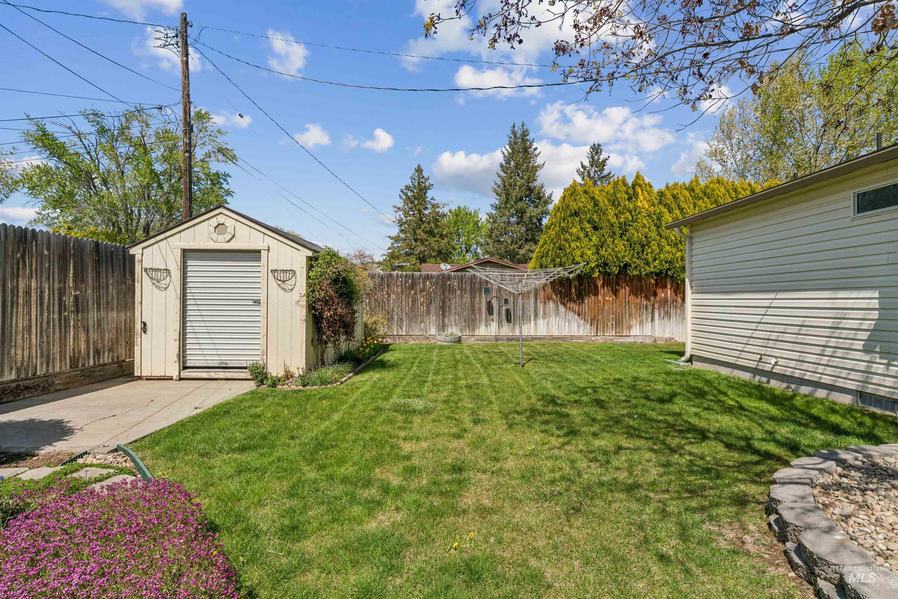 1045 E 14th N, Mountain Home, Idaho 83647, 5 Bedrooms, 2 Bathrooms, Residential For Sale, Price $420,000,MLS 98983274