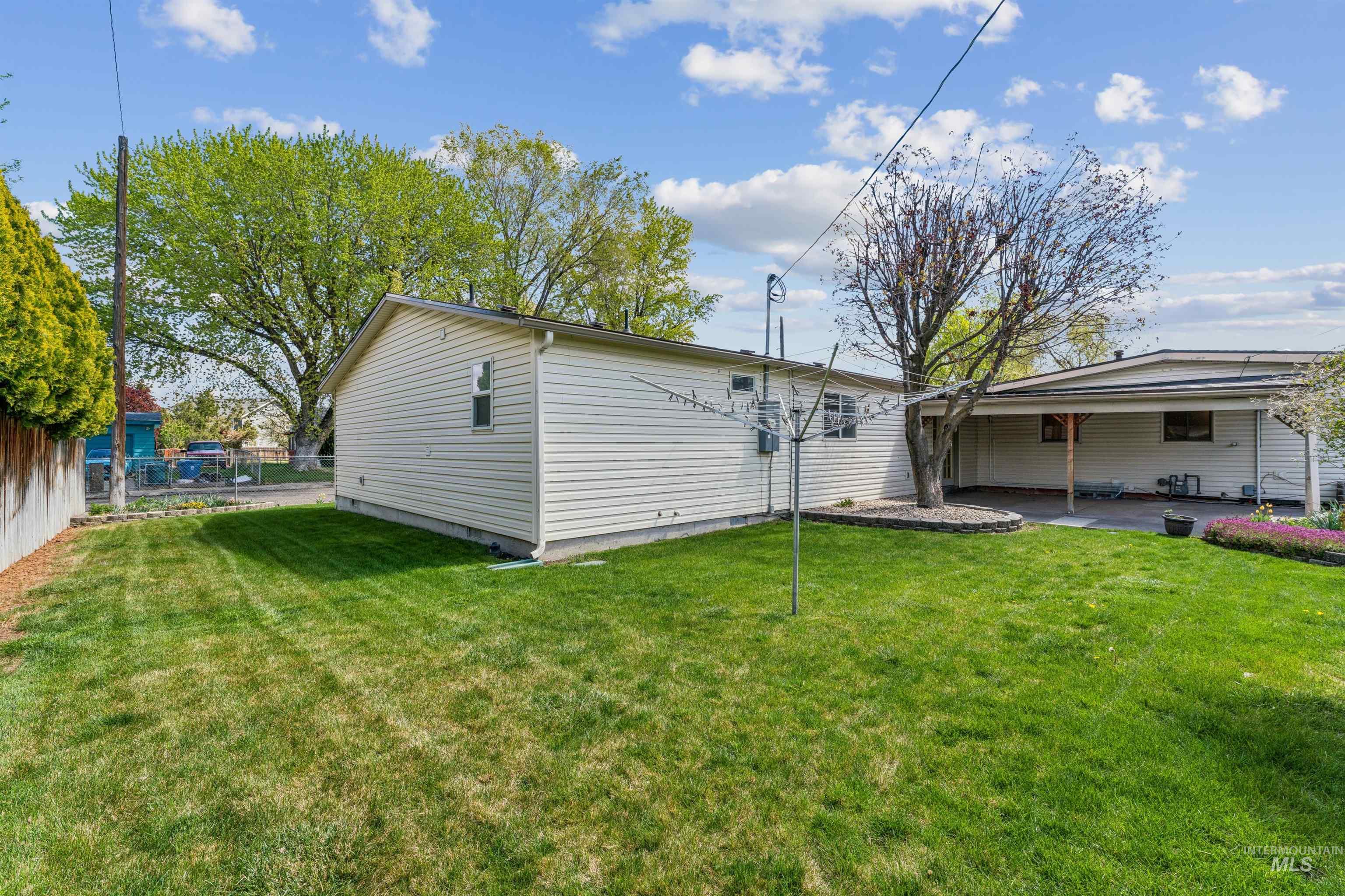 1045 E 14th N, Mountain Home, Idaho 83647, 5 Bedrooms, 2 Bathrooms, Residential For Sale, Price $420,000,MLS 98983274