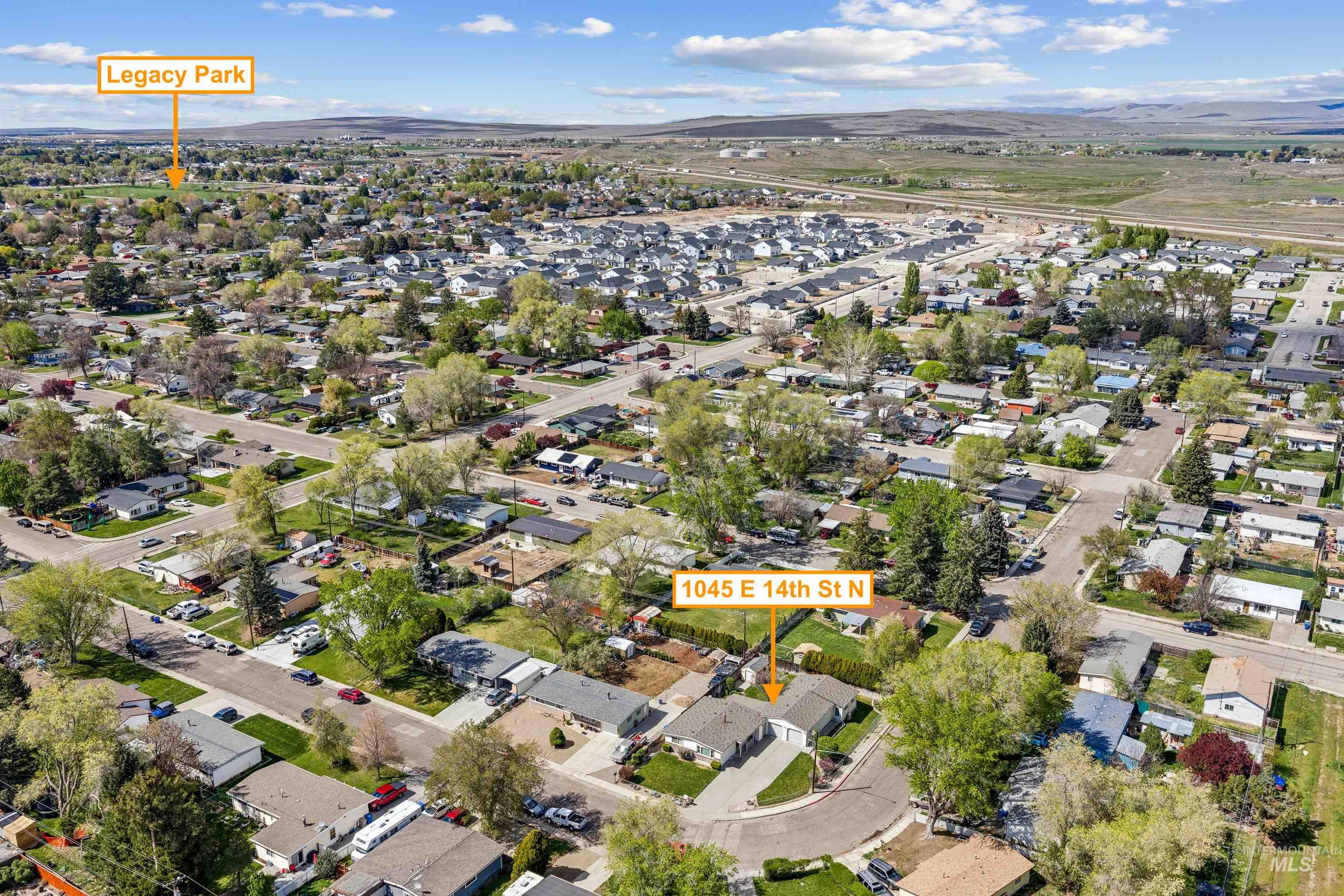 1045 E 14th N, Mountain Home, Idaho 83647, 5 Bedrooms, 2 Bathrooms, Residential For Sale, Price $420,000,MLS 98983274