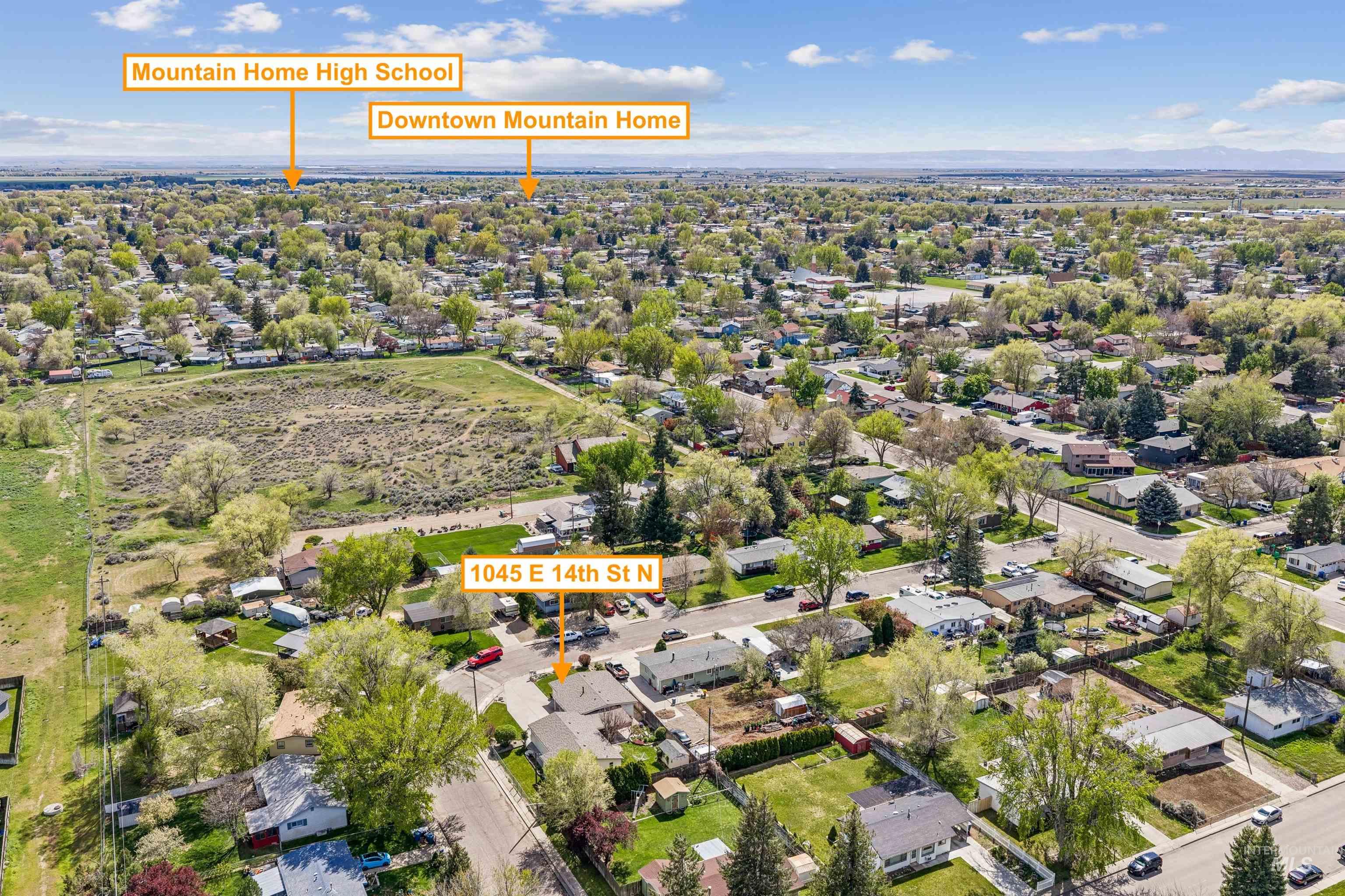 1045 E 14th N, Mountain Home, Idaho 83647, 5 Bedrooms, 2 Bathrooms, Residential For Sale, Price $420,000,MLS 98983274