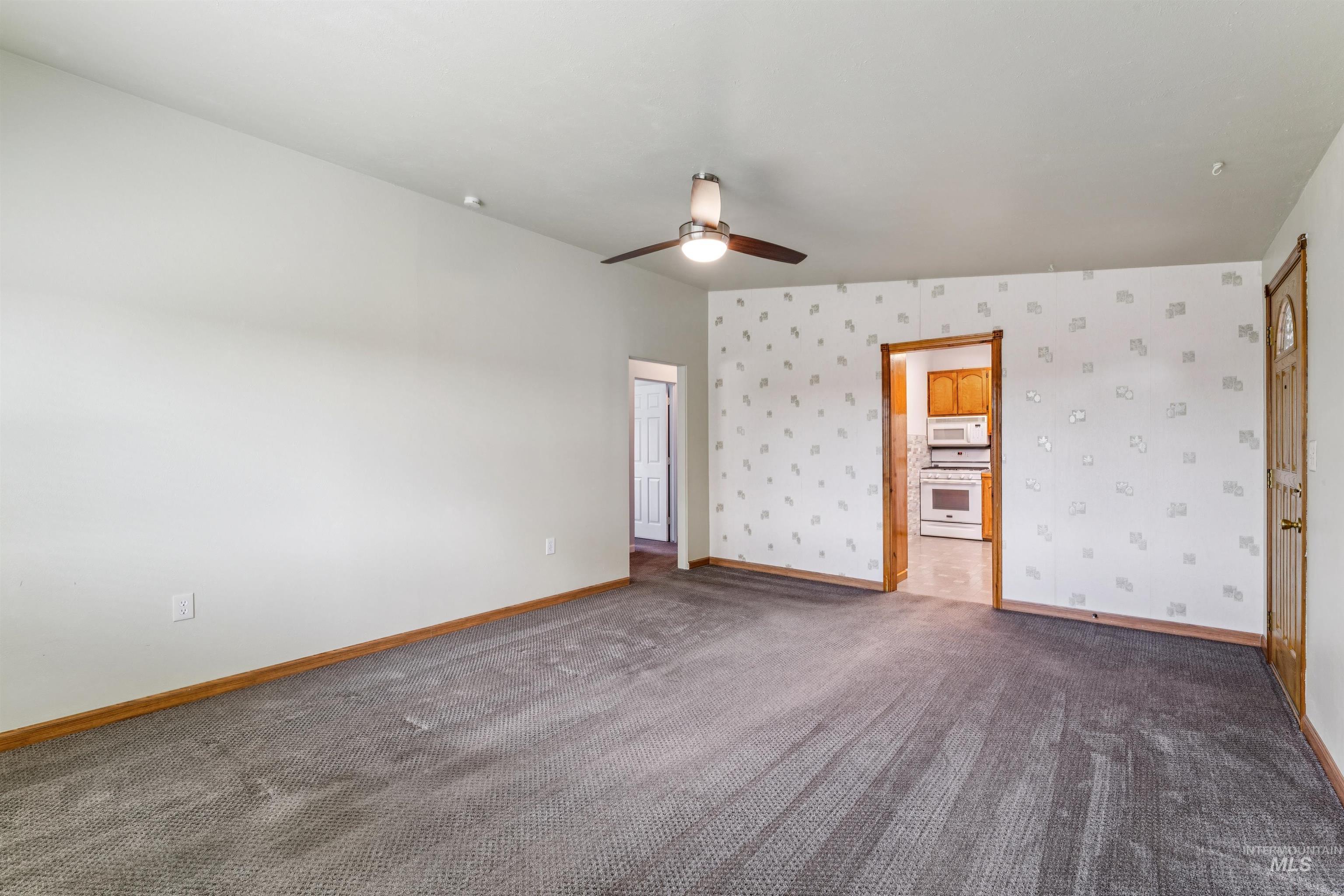 1045 E 14th N, Mountain Home, Idaho 83647, 5 Bedrooms, 2 Bathrooms, Residential For Sale, Price $420,000,MLS 98983274