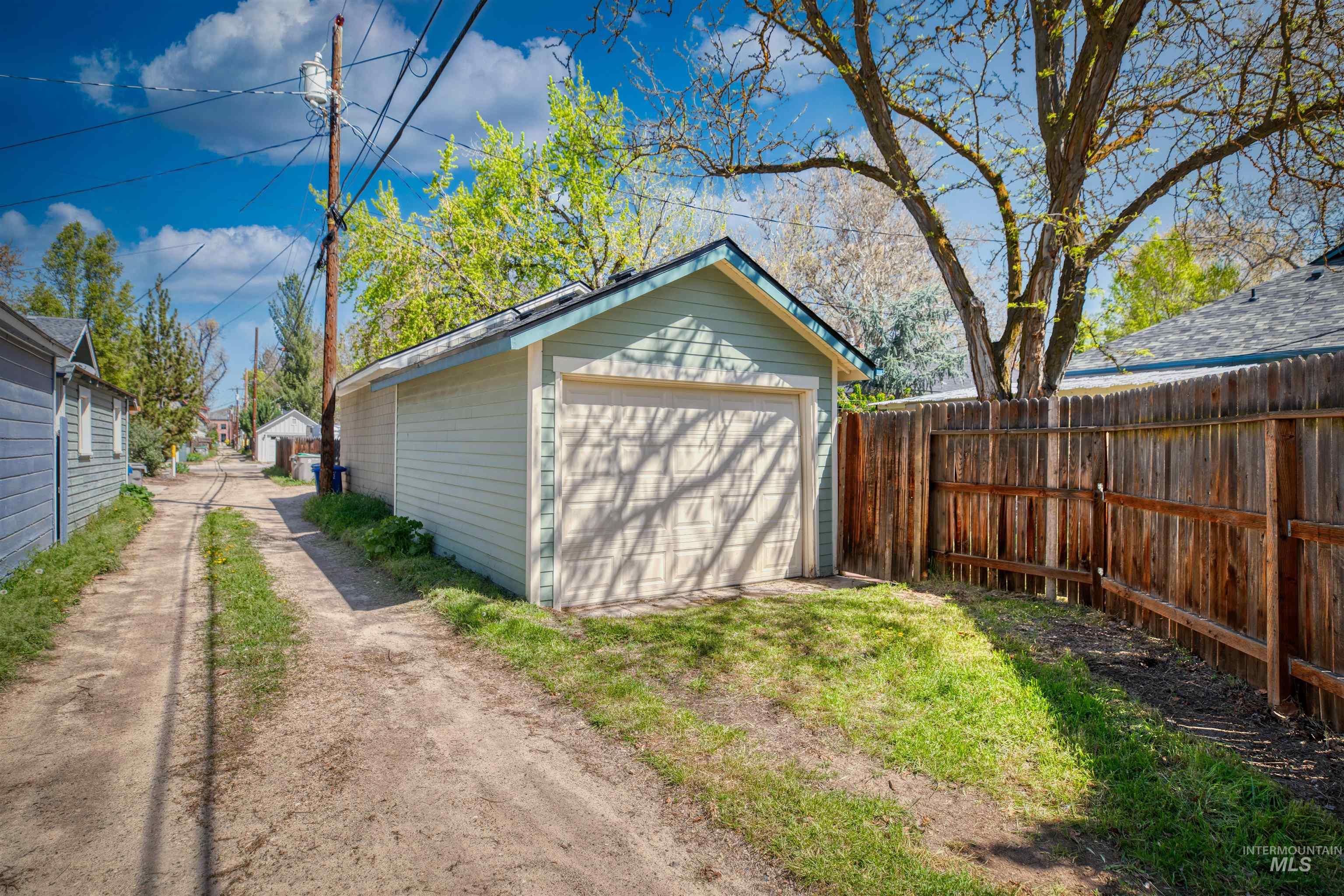 1211 N 15th Street, Boise, Idaho 83702, 4 Bedrooms, 2 Bathrooms, Residential For Sale, Price $999,999,MLS 98983275