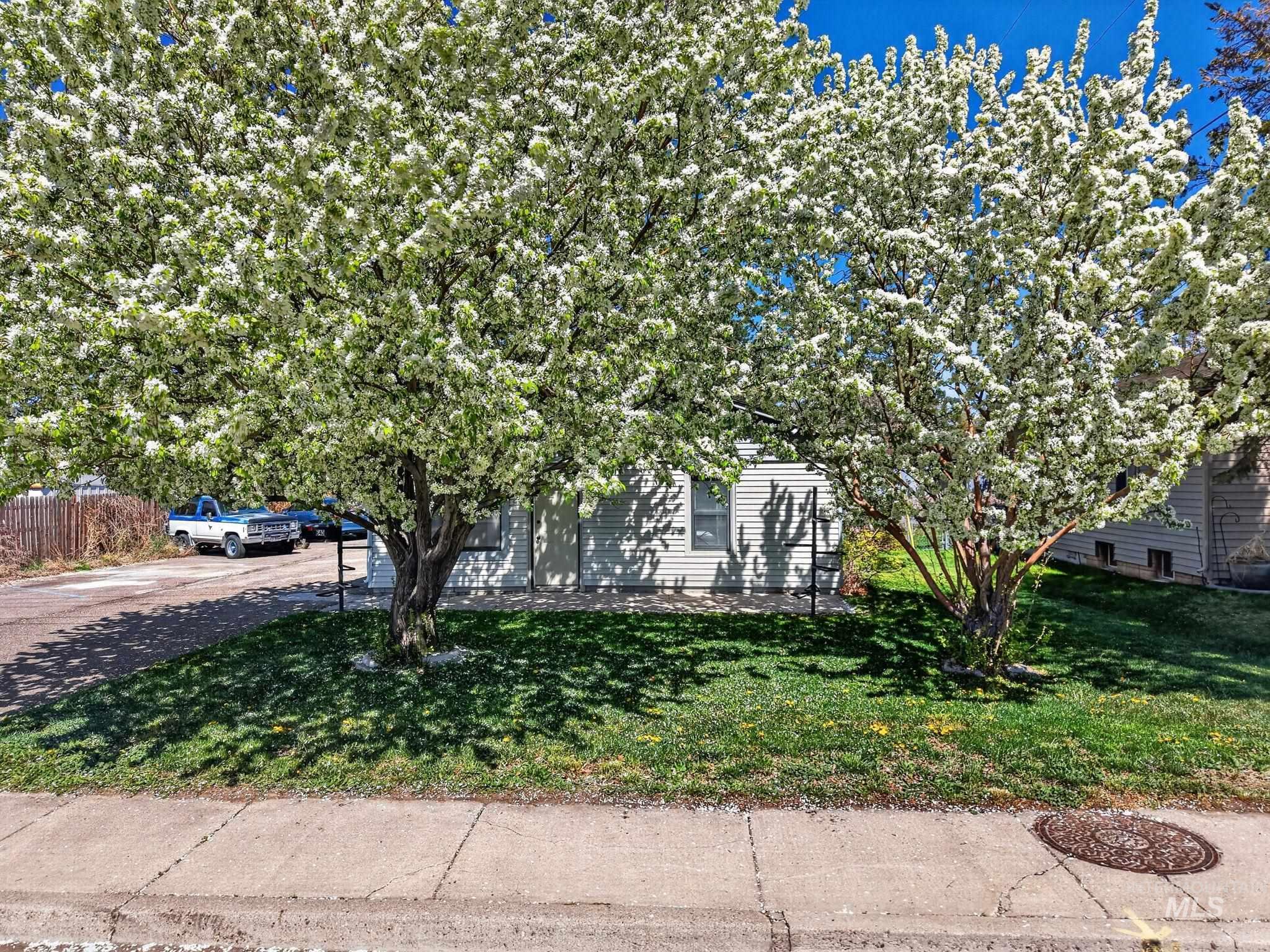 640 E Cedar Street, Pocatello, Idaho 83201, 3 Bedrooms, 1.5 Bathrooms, Residential For Sale, Price $299,000,MLS 98983277