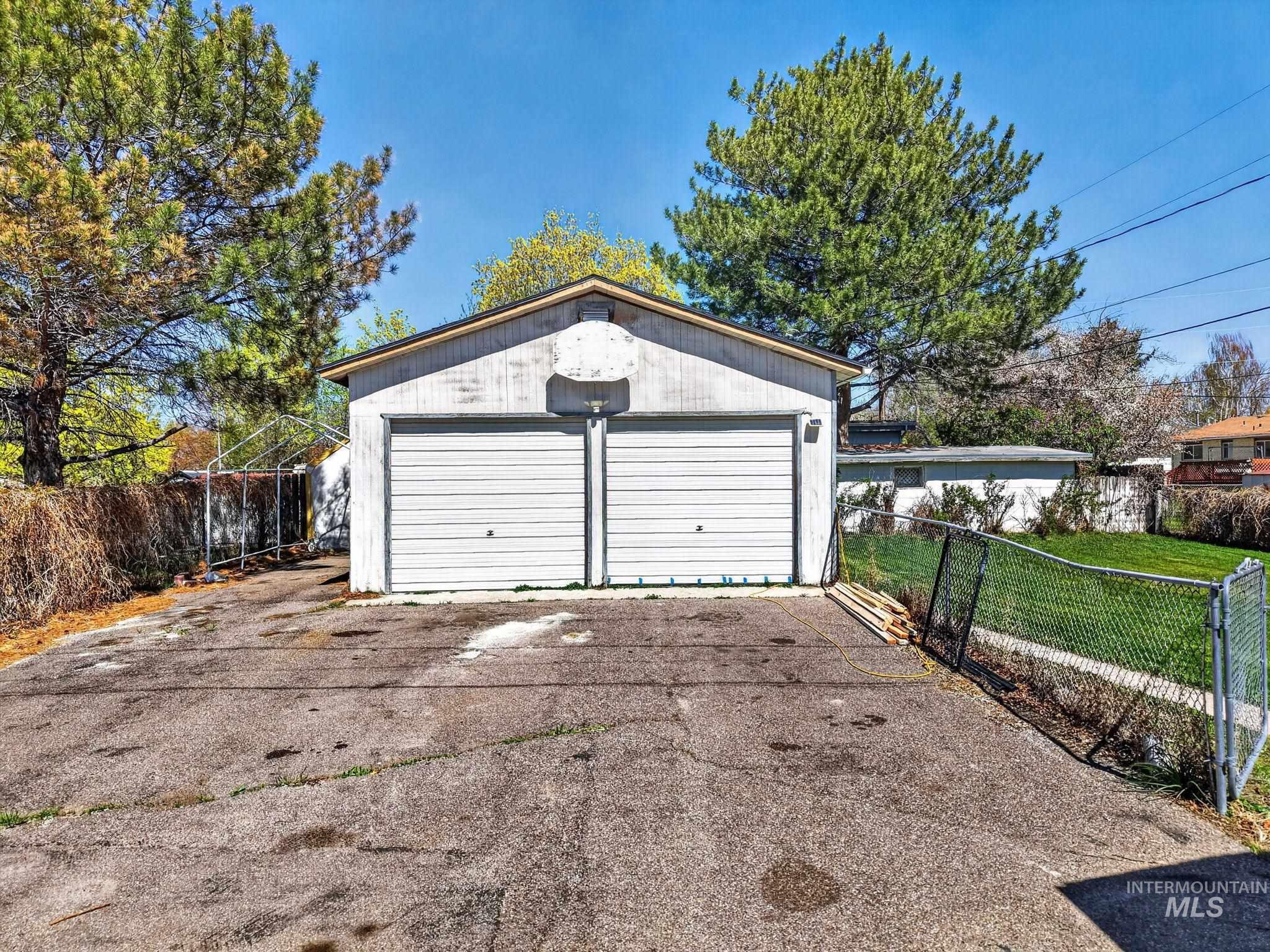640 E Cedar Street, Pocatello, Idaho 83201, 3 Bedrooms, 1.5 Bathrooms, Residential For Sale, Price $299,000,MLS 98983277