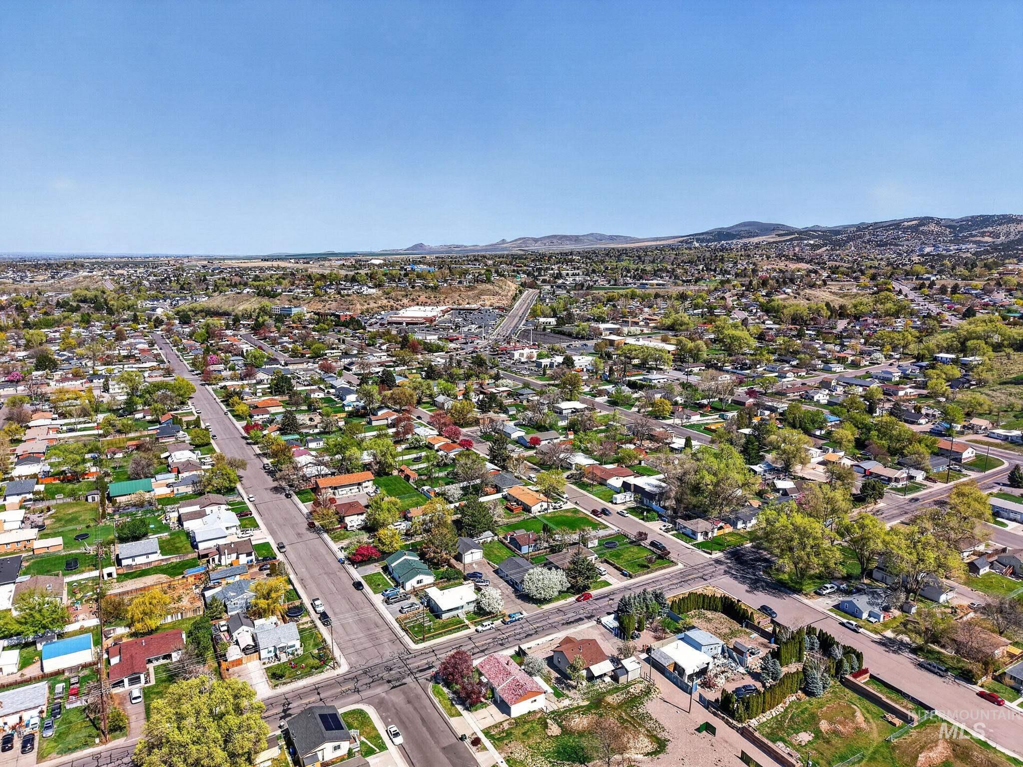 640 E Cedar Street, Pocatello, Idaho 83201, 3 Bedrooms, 1.5 Bathrooms, Residential For Sale, Price $299,000,MLS 98983277