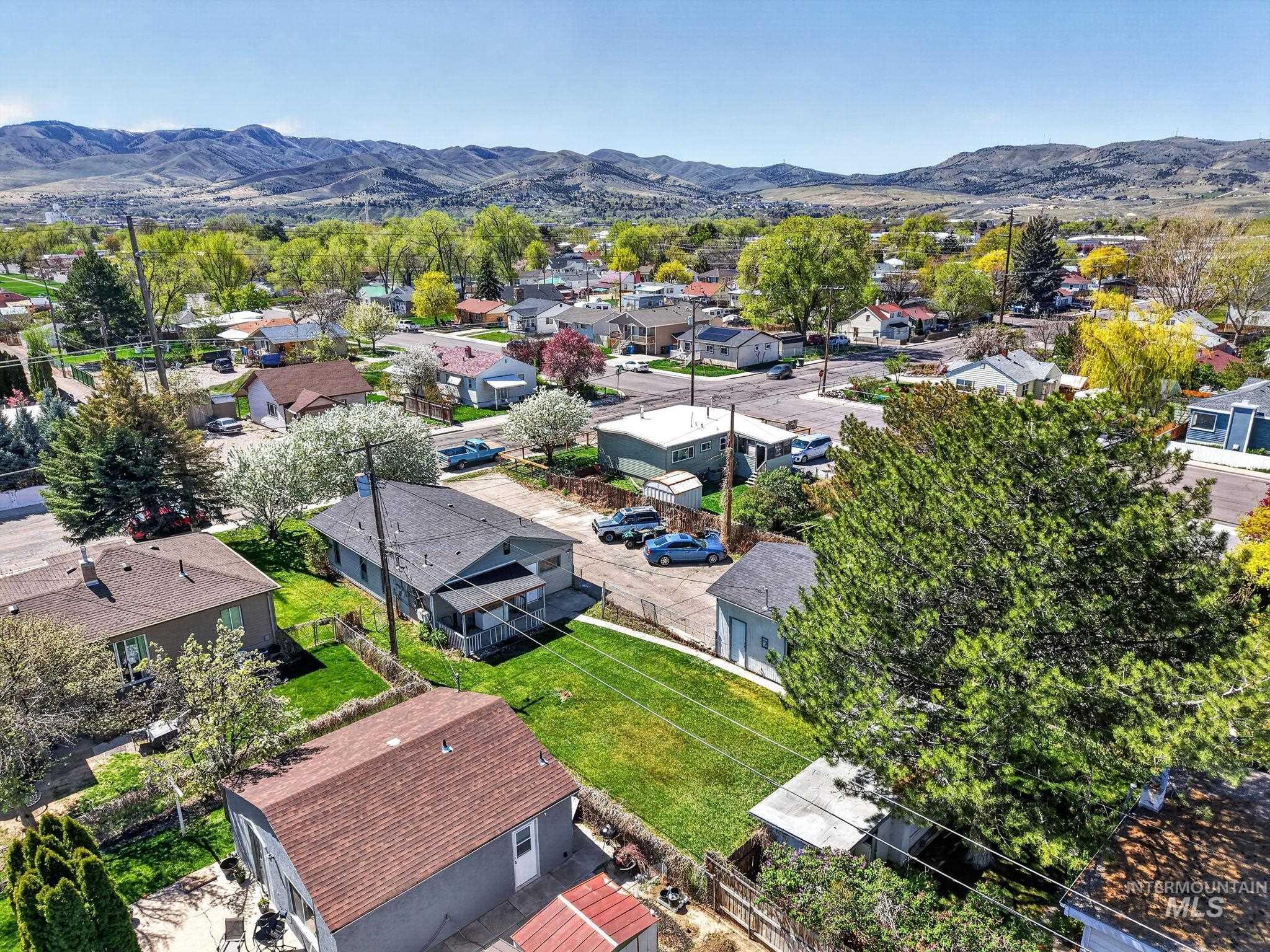 640 E Cedar Street, Pocatello, Idaho 83201, 3 Bedrooms, 1.5 Bathrooms, Residential For Sale, Price $299,000,MLS 98983277