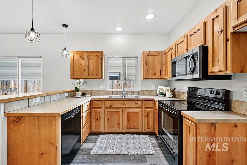 4425 W Freemont St, Boise, Idaho 83706, 2 Bedrooms, 1.5 Bathrooms, Residential For Sale, Price $375,000,MLS 98983278