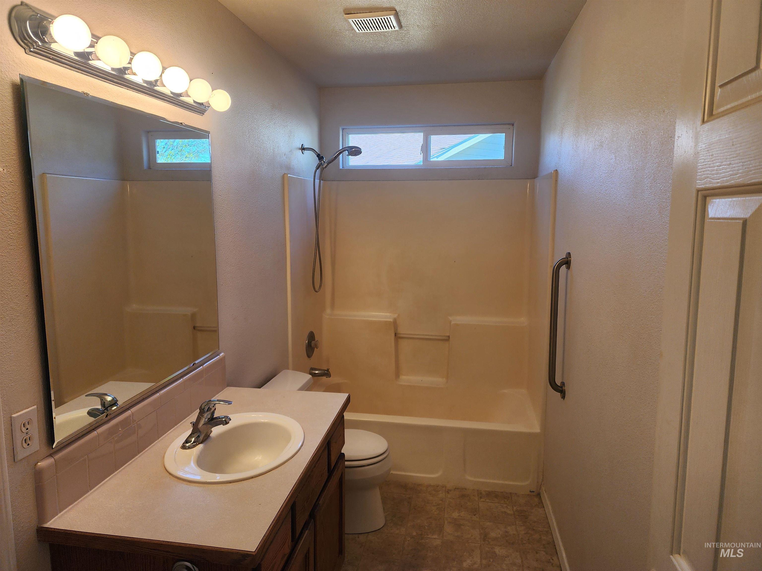 2719 Tanglewood Place, Nampa, Idaho 83687, 3 Bedrooms, 1 Bathroom, Residential For Sale, Price $319,900,MLS 98983282