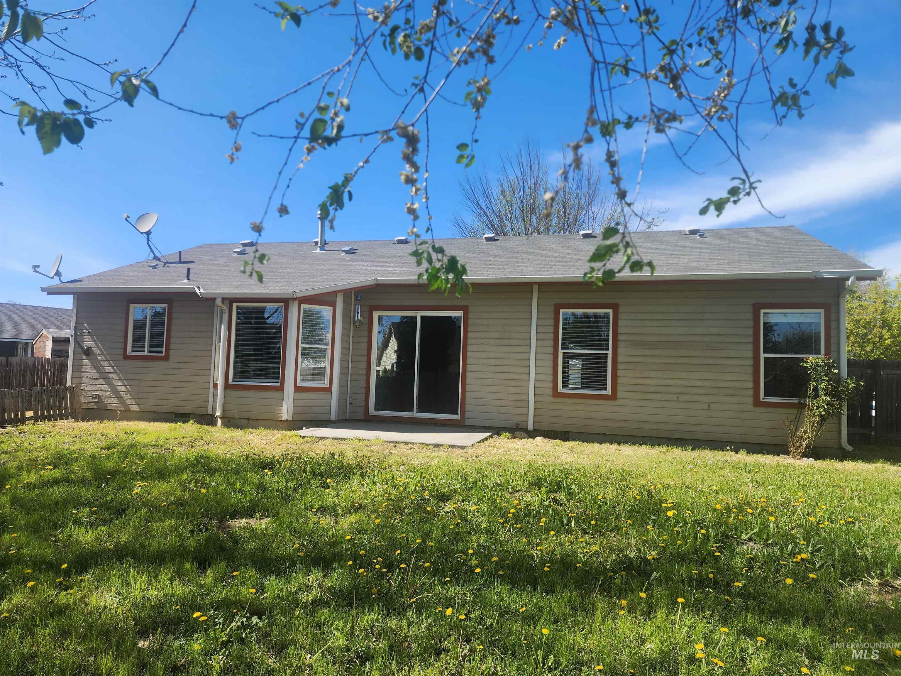 2719 Tanglewood Place, Nampa, Idaho 83687, 3 Bedrooms, 1 Bathroom, Residential For Sale, Price $319,900,MLS 98983282