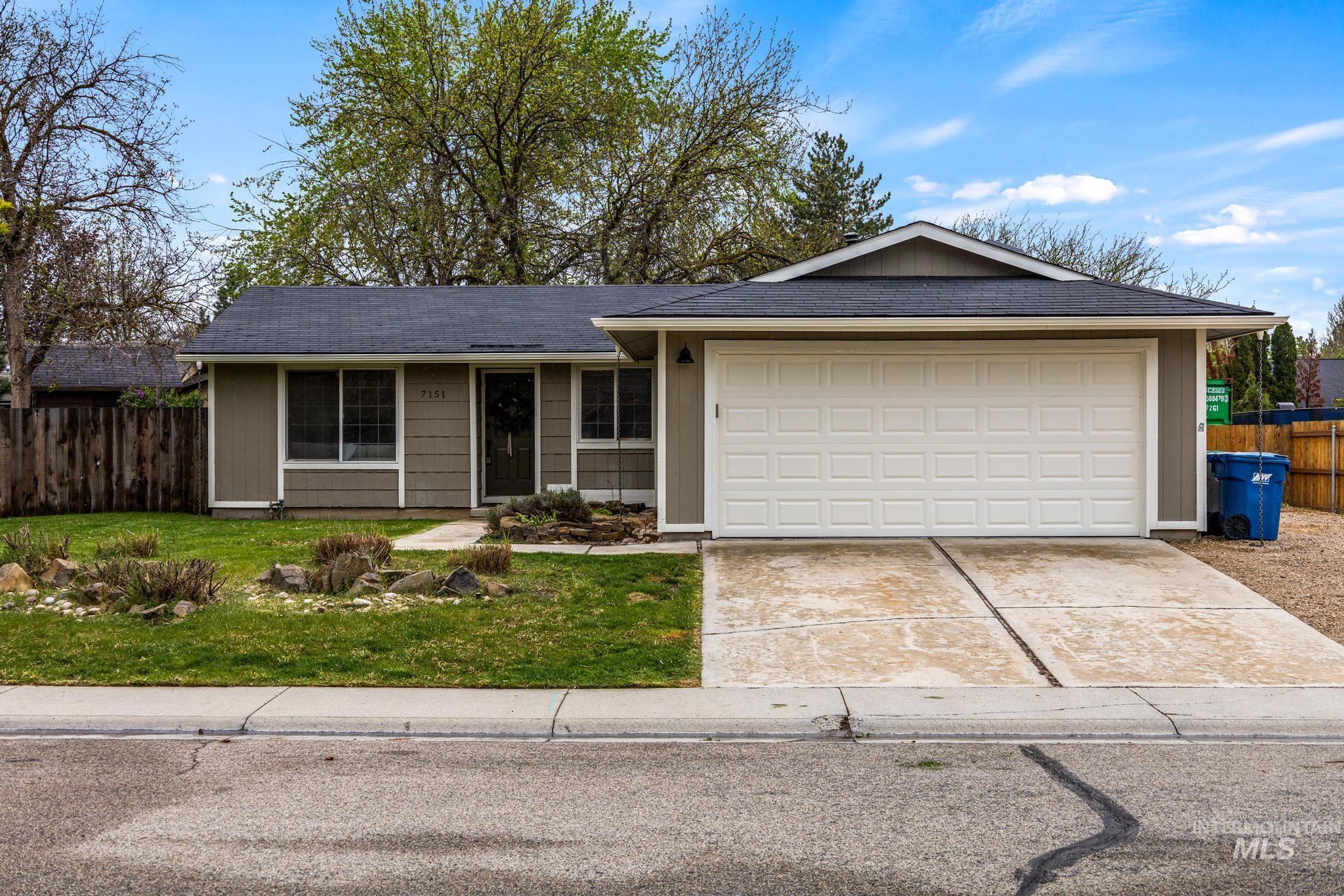 7151 W Lamplighter St., Boise, Idaho 83714, 3 Bedrooms, 2 Bathrooms, Residential For Sale, Price $439,900,MLS 98983283