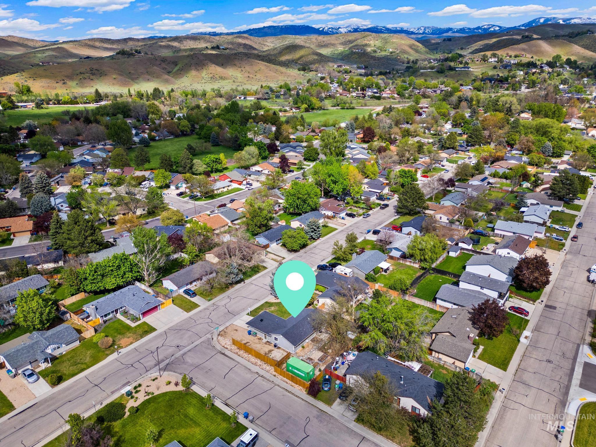 7151 W Lamplighter St., Boise, Idaho 83714, 3 Bedrooms, 2 Bathrooms, Residential For Sale, Price $429,900,MLS 98983283