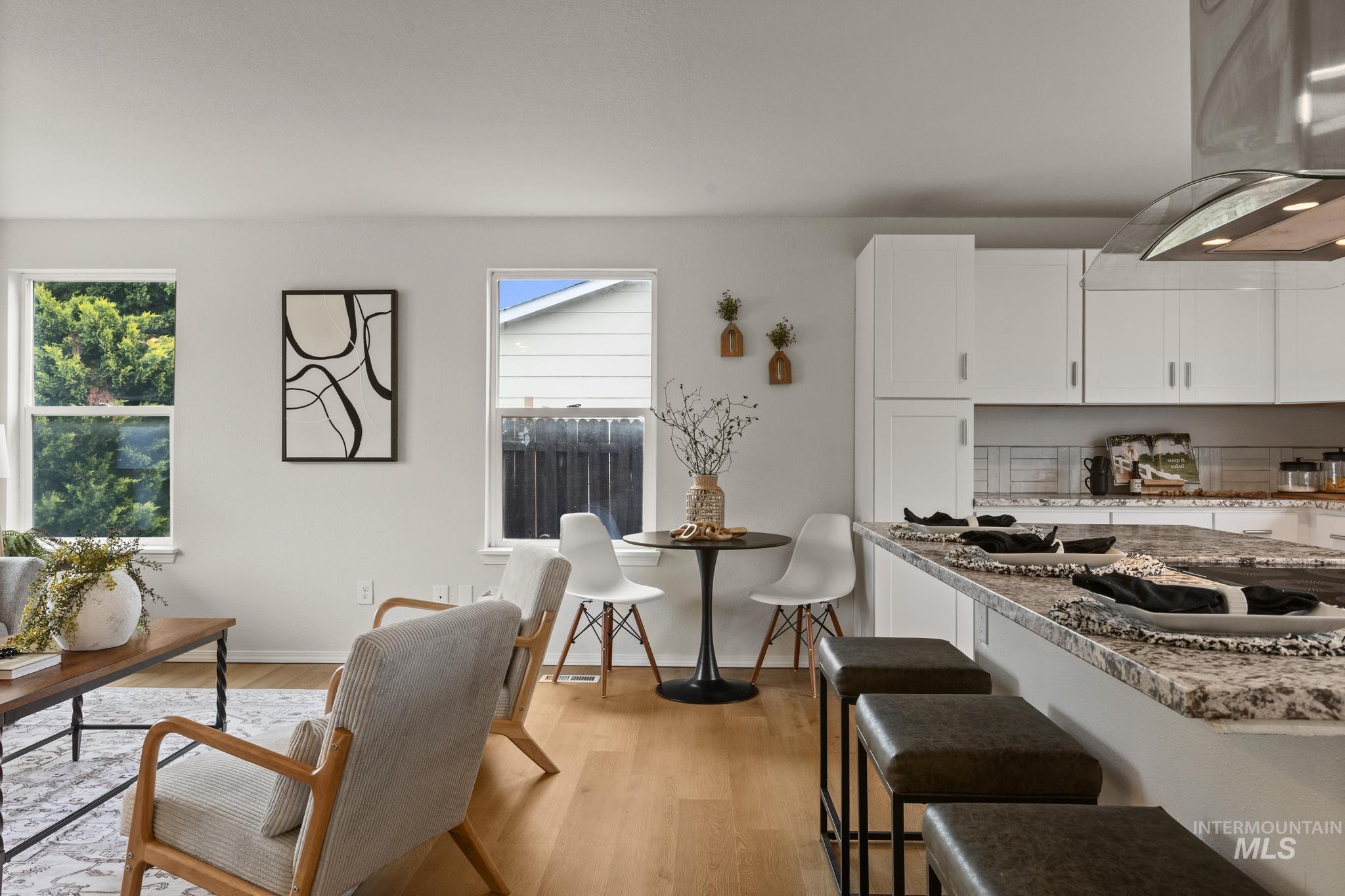 7151 W Lamplighter St., Boise, Idaho 83714, 3 Bedrooms, 2 Bathrooms, Residential For Sale, Price $439,900,MLS 98983283