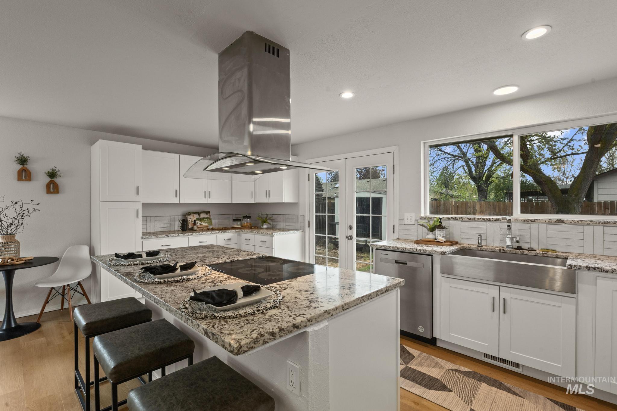 7151 W Lamplighter St., Boise, Idaho 83714, 3 Bedrooms, 2 Bathrooms, Residential For Sale, Price $439,900,MLS 98983283