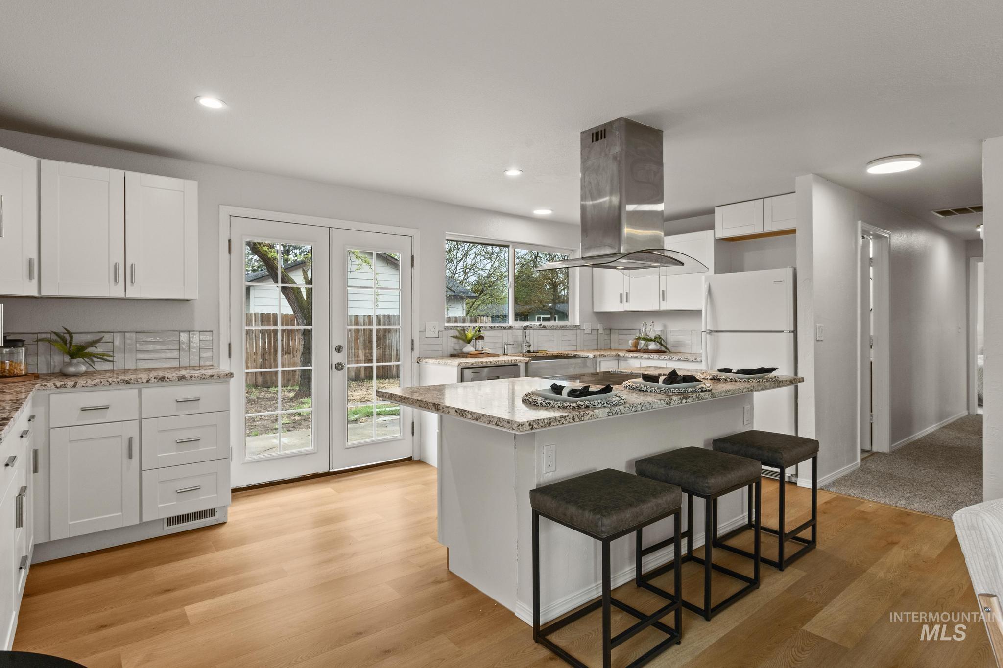 7151 W Lamplighter St., Boise, Idaho 83714, 3 Bedrooms, 2 Bathrooms, Residential For Sale, Price $439,900,MLS 98983283