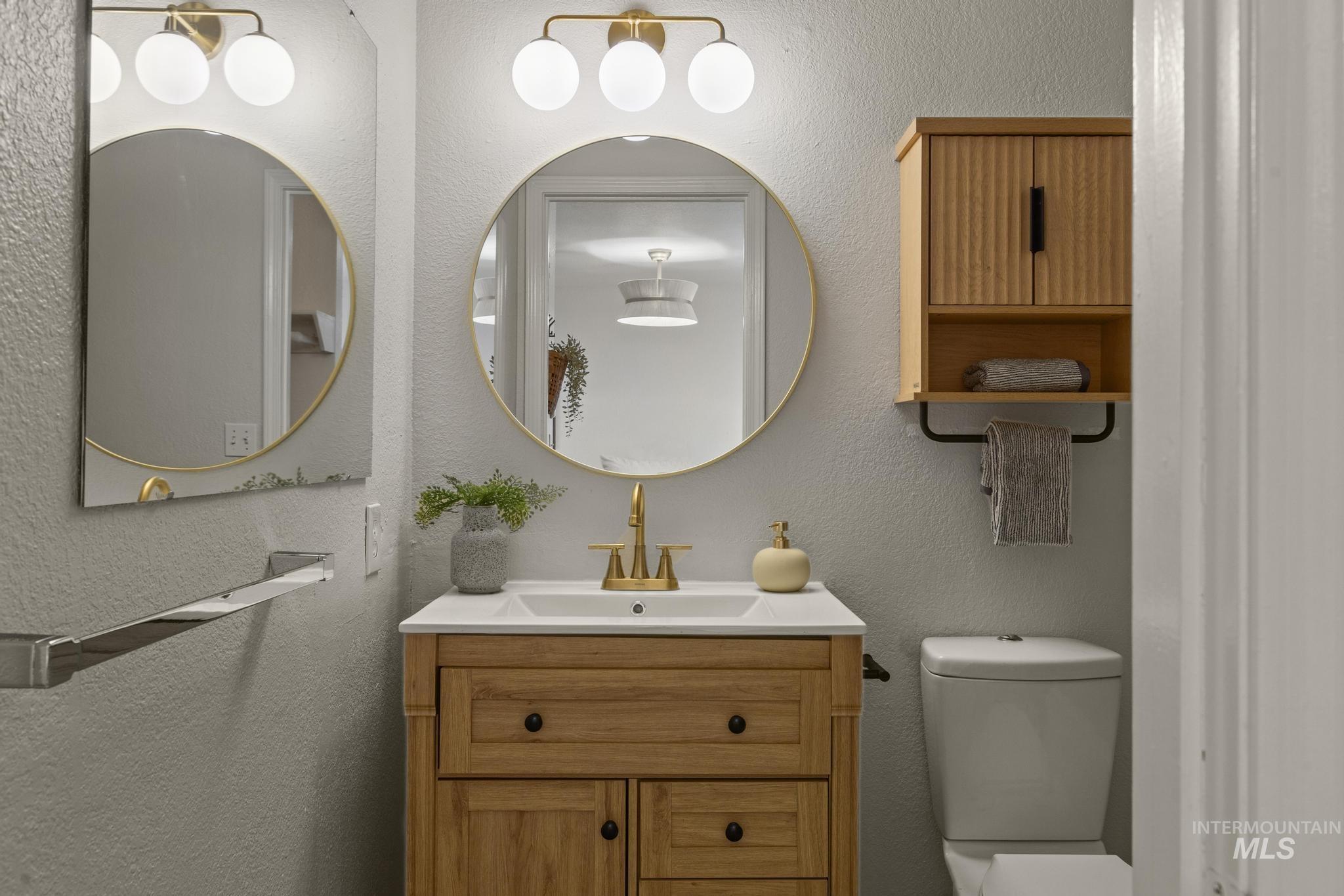 7151 W Lamplighter St., Boise, Idaho 83714, 3 Bedrooms, 2 Bathrooms, Residential For Sale, Price $439,900,MLS 98983283