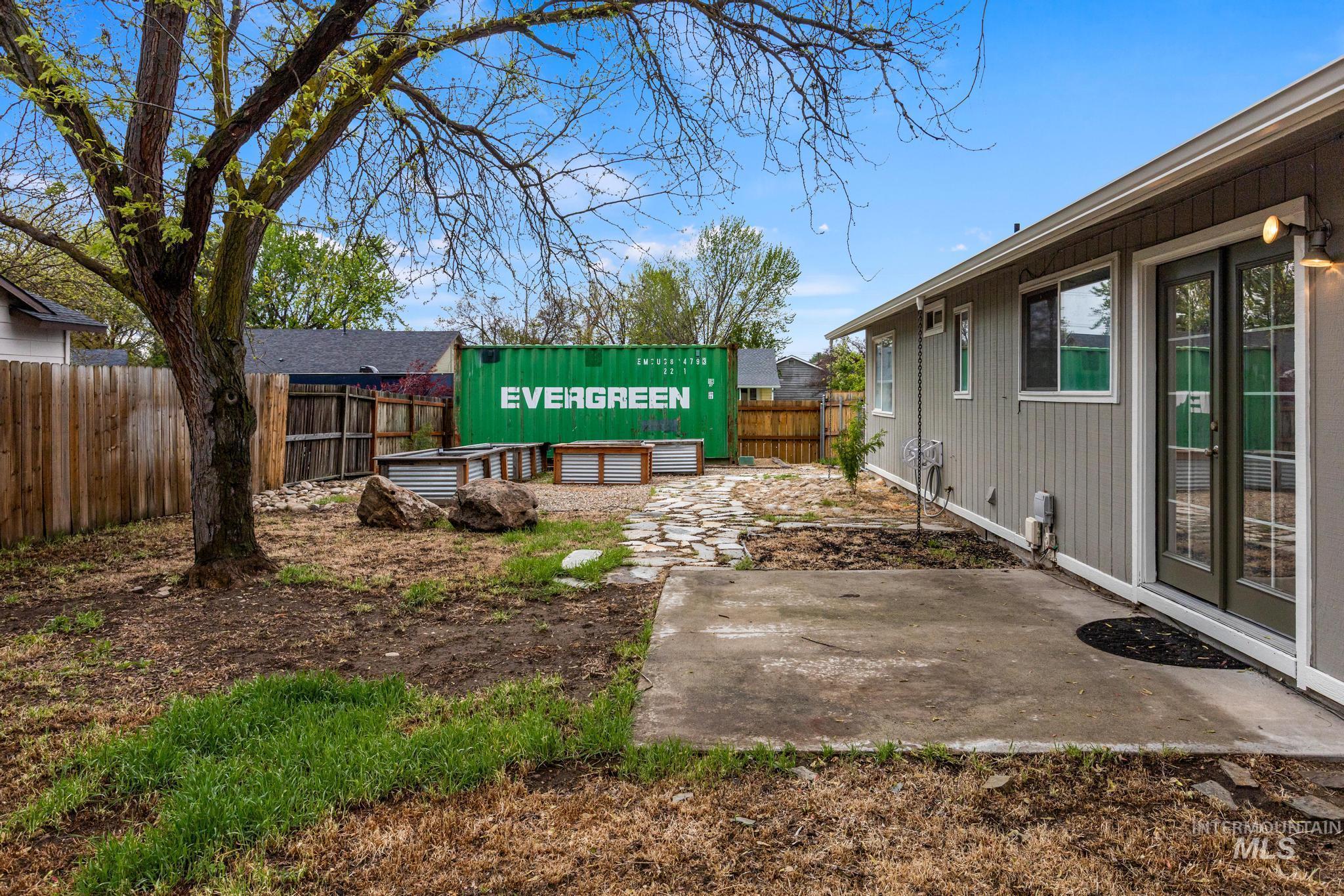 7151 W Lamplighter St., Boise, Idaho 83714, 3 Bedrooms, 2 Bathrooms, Residential For Sale, Price $439,900,MLS 98983283