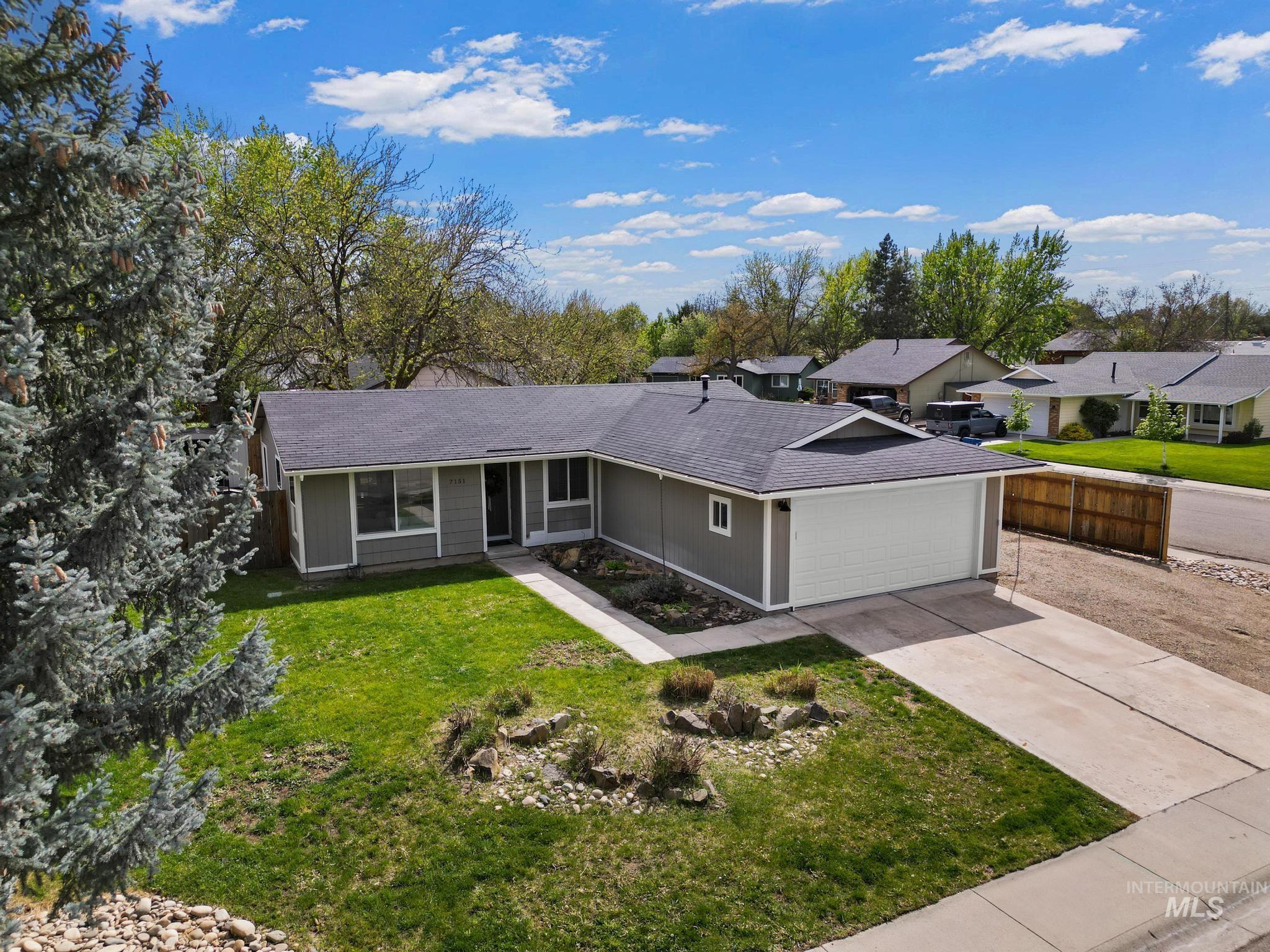 7151 W Lamplighter St., Boise, Idaho 83714, 3 Bedrooms, 2 Bathrooms, Residential For Sale, Price $429,900,MLS 98983283