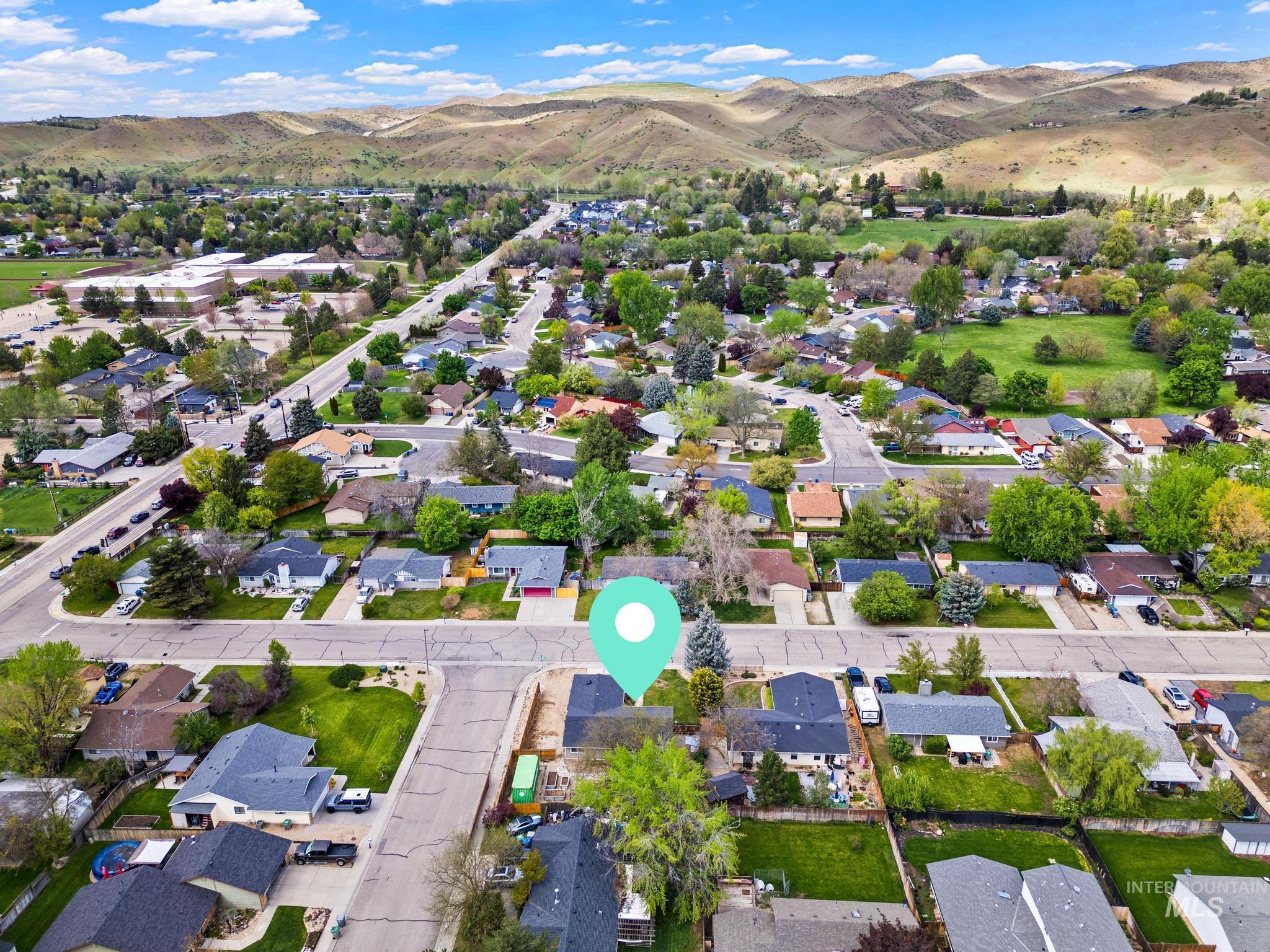 7151 W Lamplighter St., Boise, Idaho 83714, 3 Bedrooms, 2 Bathrooms, Residential For Sale, Price $429,900,MLS 98983283