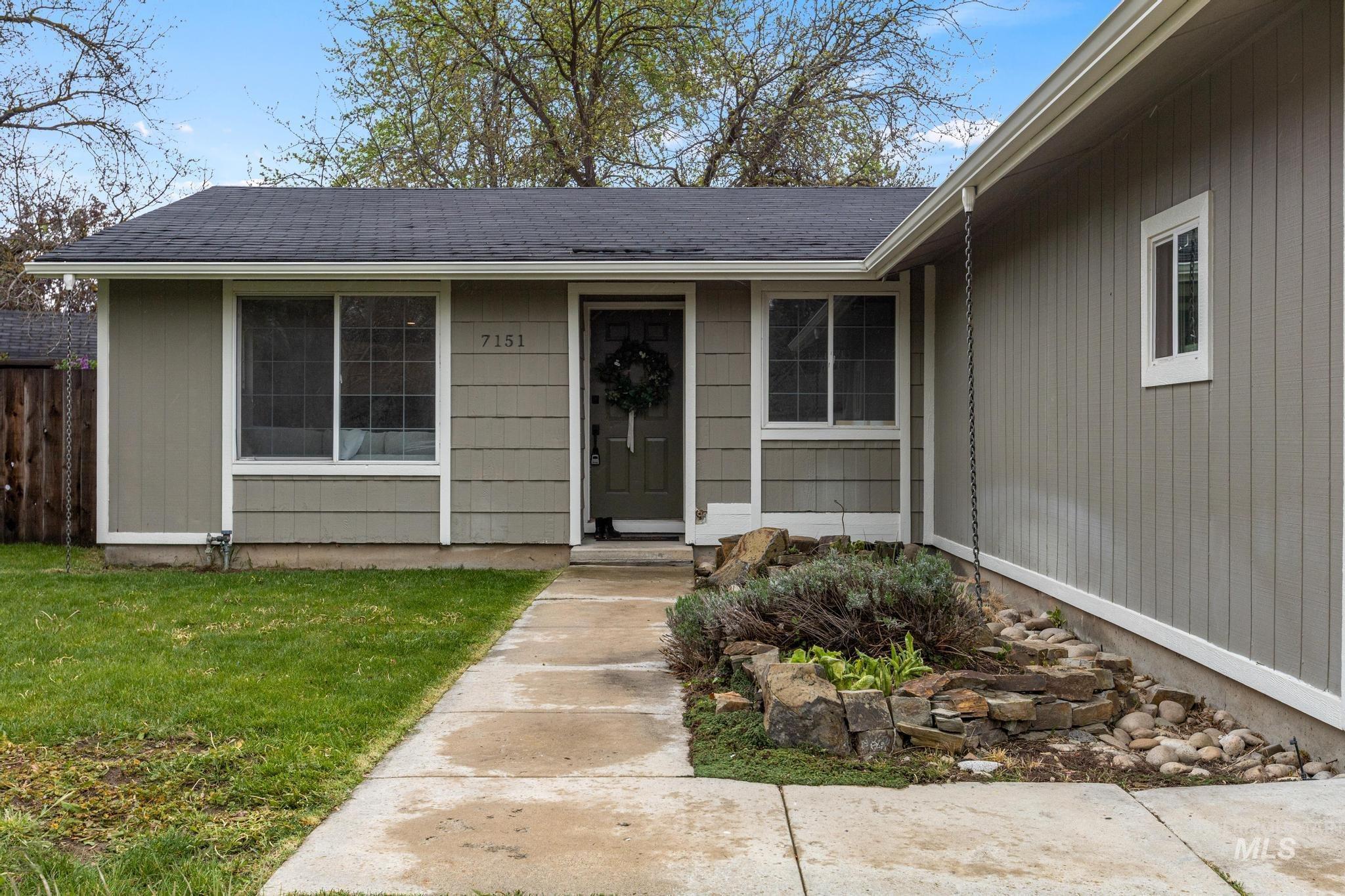 7151 W Lamplighter St., Boise, Idaho 83714, 3 Bedrooms, 2 Bathrooms, Residential For Sale, Price $429,900,MLS 98983283