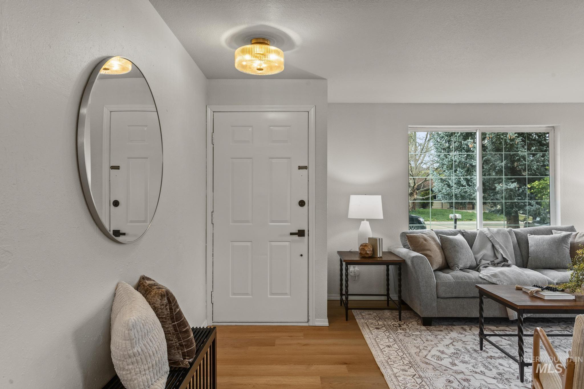 7151 W Lamplighter St., Boise, Idaho 83714, 3 Bedrooms, 2 Bathrooms, Residential For Sale, Price $439,900,MLS 98983283