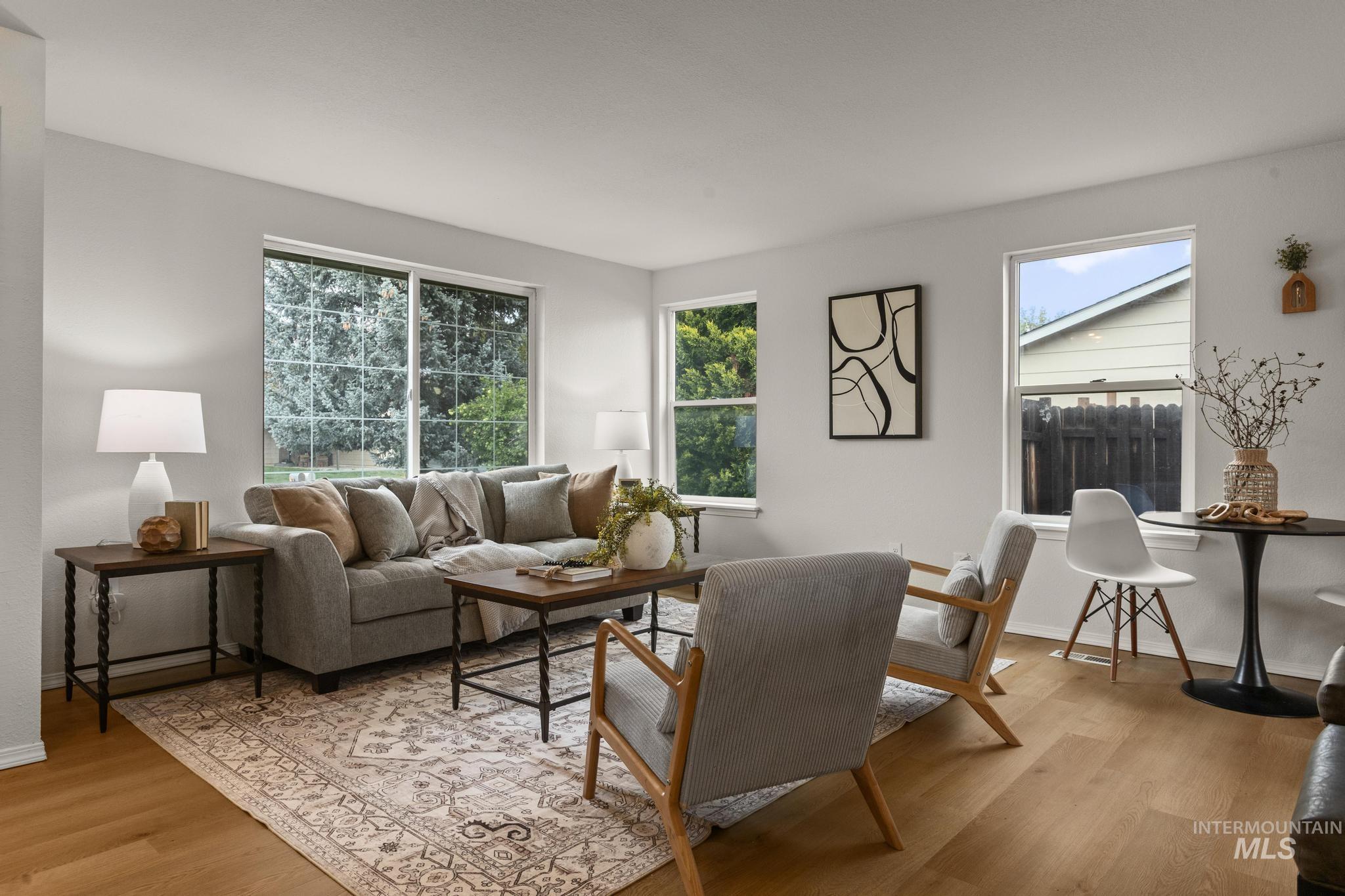 7151 W Lamplighter St., Boise, Idaho 83714, 3 Bedrooms, 2 Bathrooms, Residential For Sale, Price $439,900,MLS 98983283