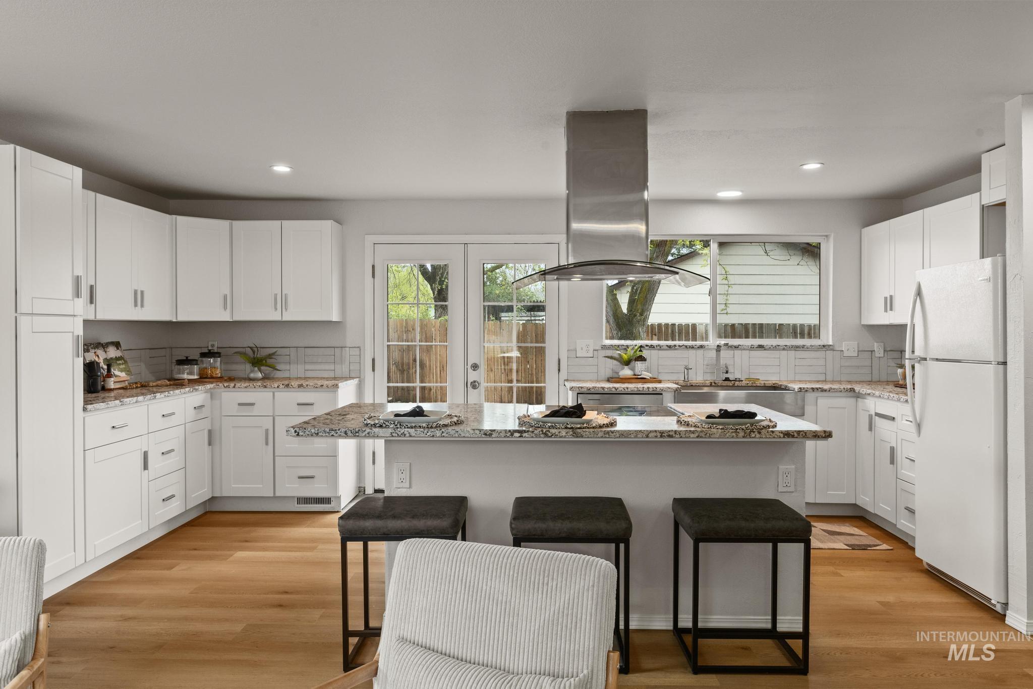 7151 W Lamplighter St., Boise, Idaho 83714, 3 Bedrooms, 2 Bathrooms, Residential For Sale, Price $439,900,MLS 98983283